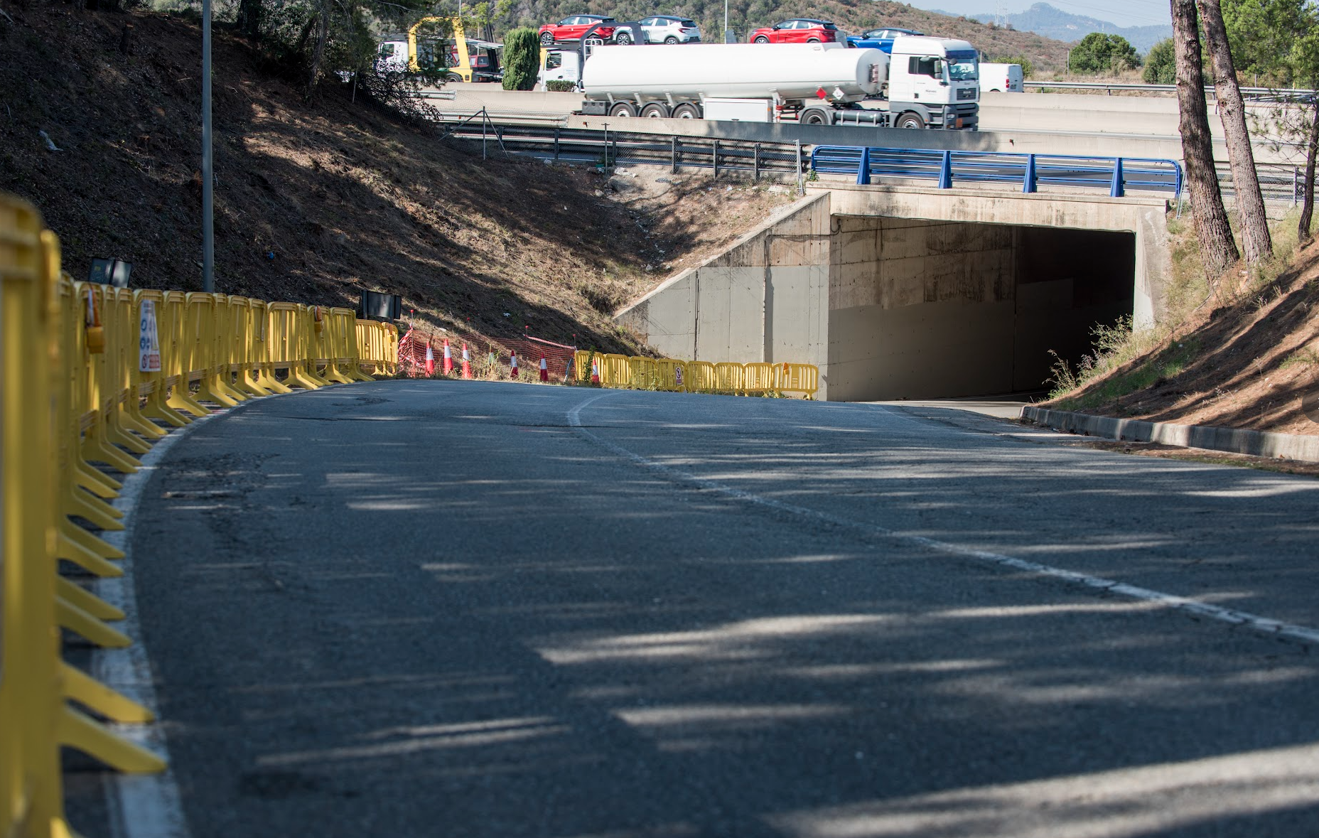L'inici de les obres per la instal·lació de les pantalles a Mira-sol FOTO: Bernat Millet