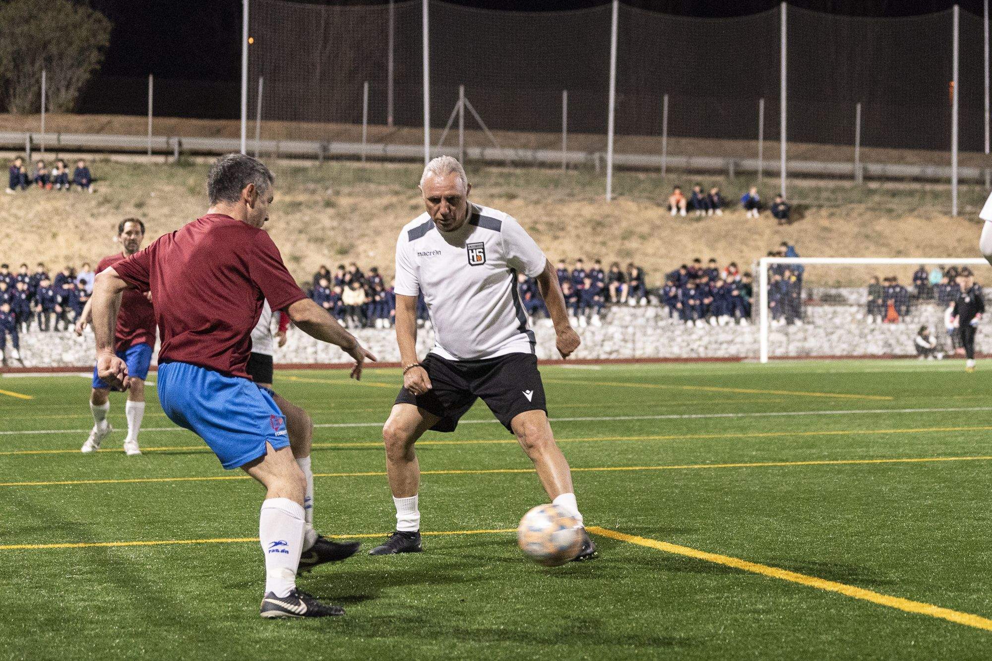 Partit de les Estrelles entre un equip d'exjugadors del FC Barcelona i un equip d'exjugadors de la Penya Blaugrana Sant Cugat en la presentació d'equips del club santcugatenc. FOTO: Mireia Comas