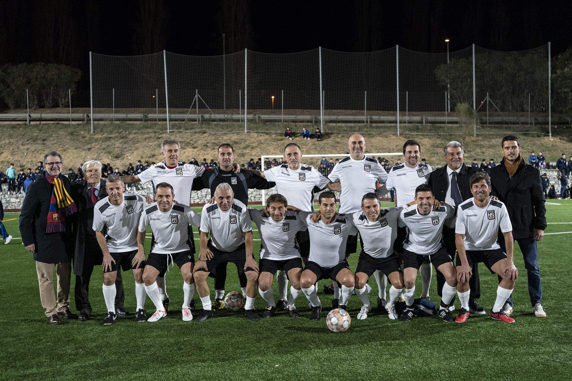Partit de les Estrelles entre un equip d'exjugadors del FC Barcelona i un equip d'exjugadors de la Penya Blaugrana Sant Cugat en la presentació d'equips del club santcugatenc. FOTO: Mireia Comas