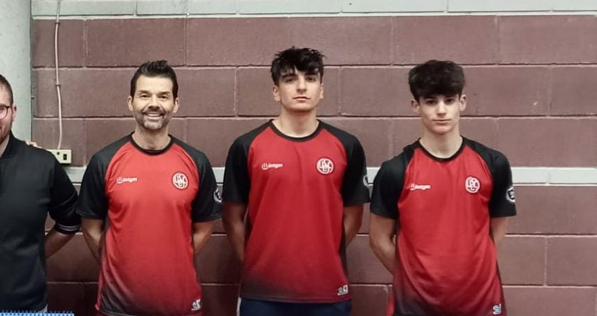 Òscar Gallego, Jofre Escoda i Ferran Paredes, en la victòria de la UESC que certifica l'ascens a 1a Nacional. FOTO: Cedida