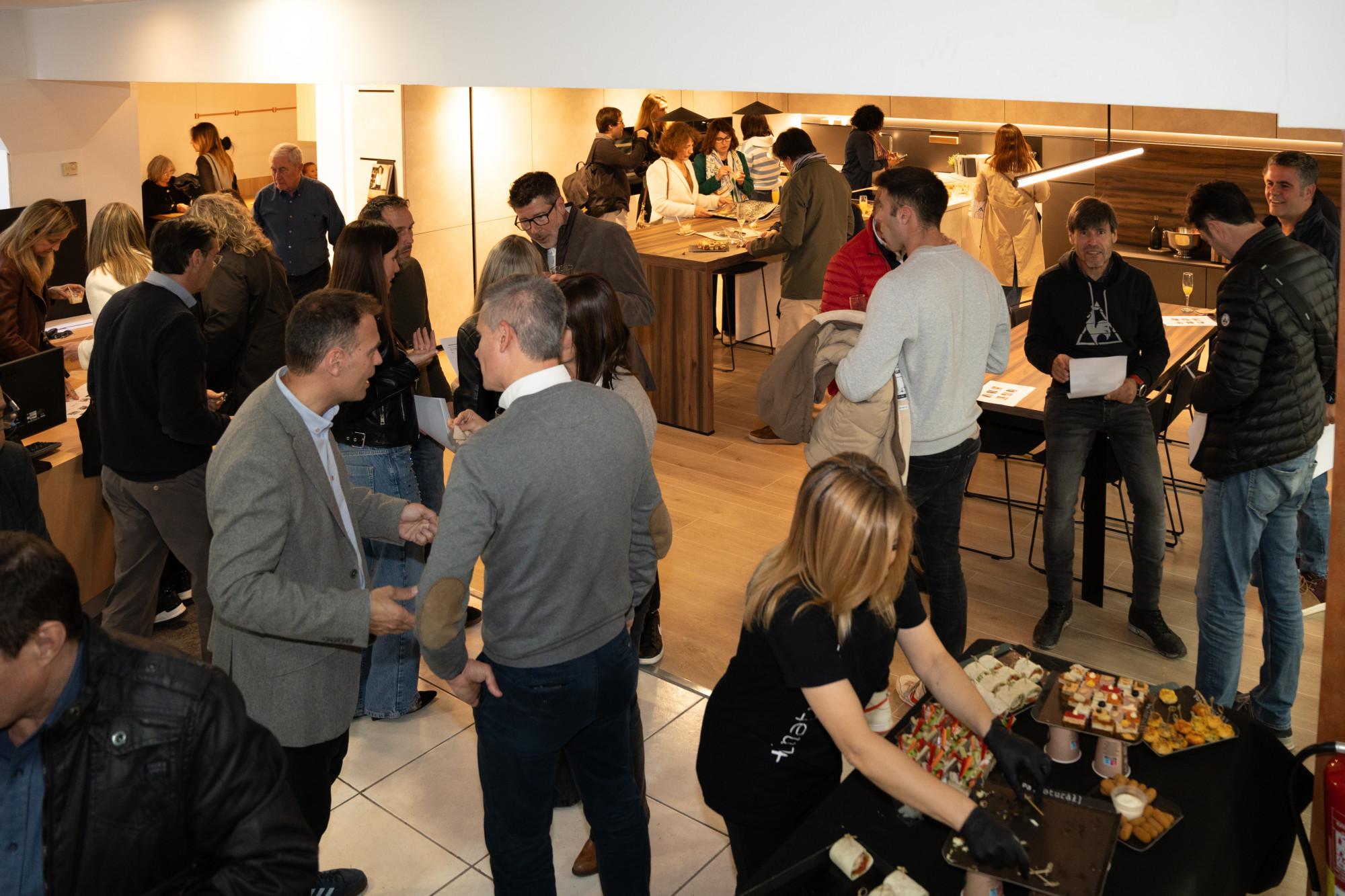 Inauguració del nou espai cuines a la botiga de Catalonia Ceramic a Sabadell. FOTO: Carme de Olazabal
