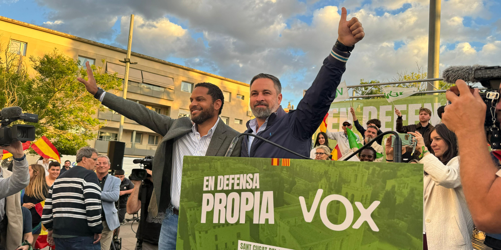El santcugatenc i candidat de Vox a la presidència, Ignacio Garriga, acompanyat del líder del partit, Santiago Abascal, a Sant Cugat FOTO: TOT Sant Cugat
