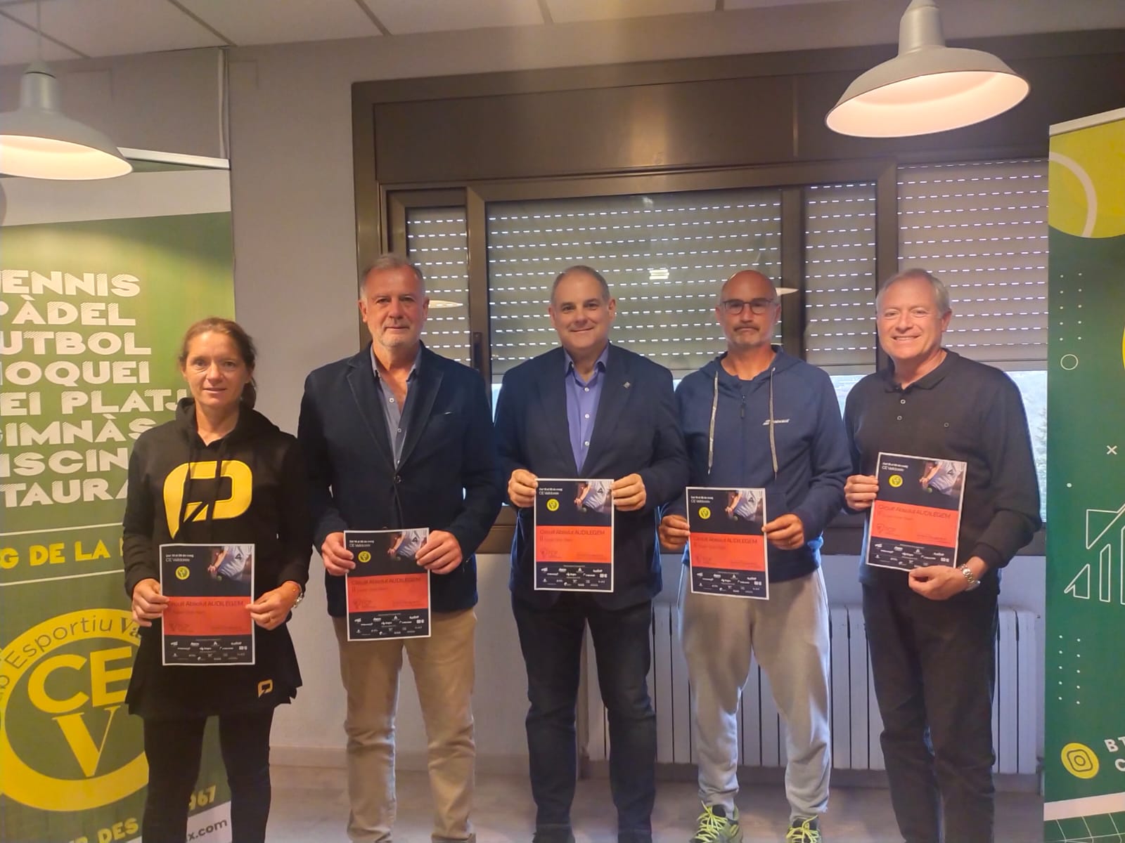 Paula Eyheraguibel, Joan Carles Pradell, Juajo Cortés, Roger Badía i Ramon Segura, en la presentació del Super Gran Slam. FOTO: TOT Sant Cugat