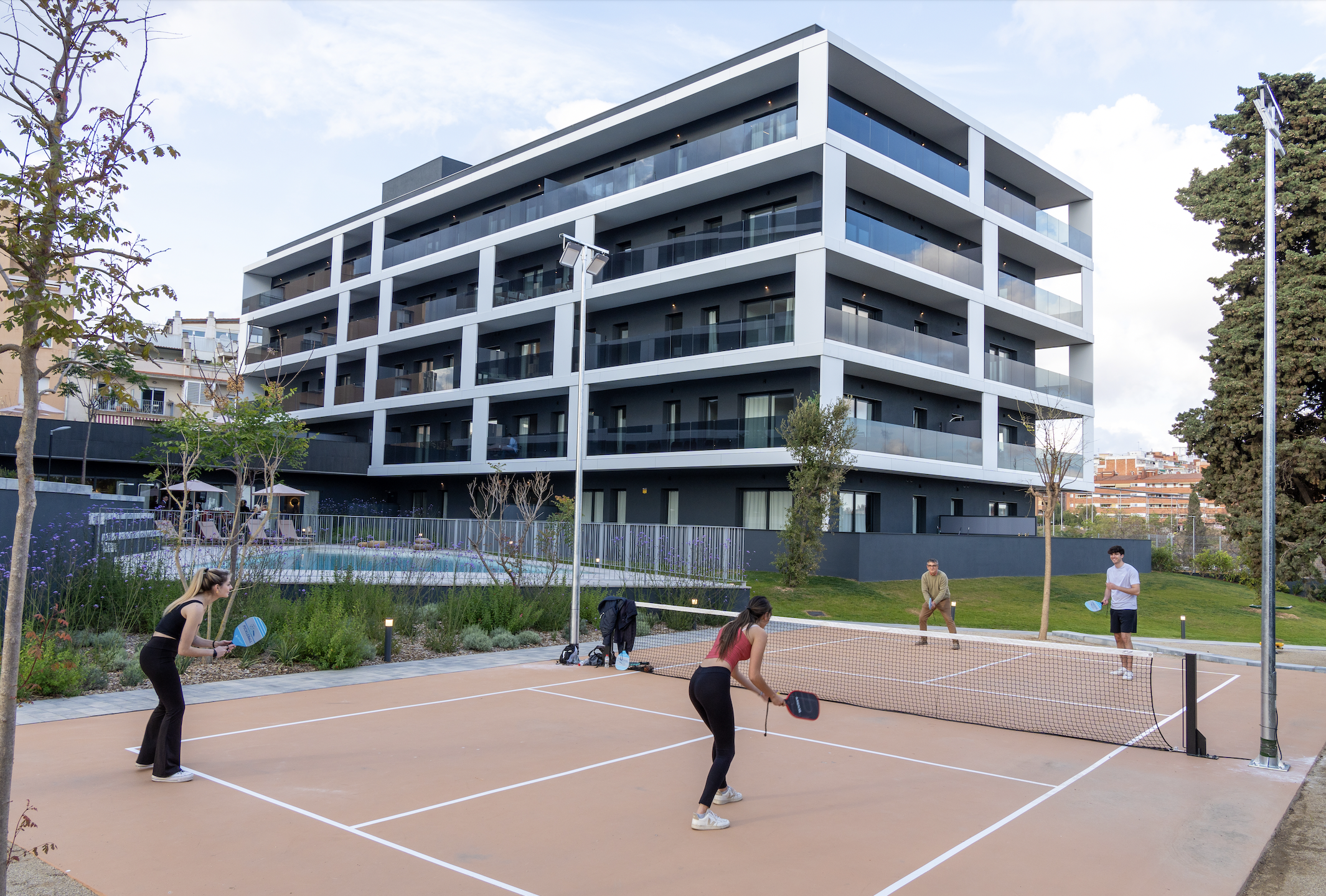 La nova promoció d'habitatges ofereix espai de gimnàs, tallers de nutrició i benestar, sessions de mindfulness i moltes altres propostes FOTO: Cedida