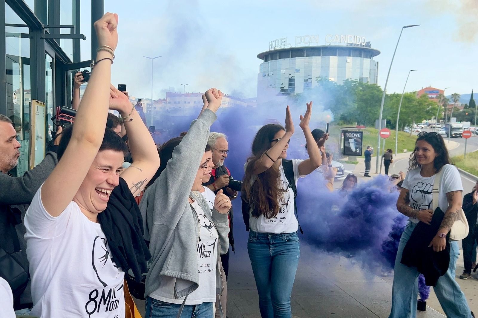 Les encausades santcugatenques, a l'entrada dels jutjats FOTO: ACN