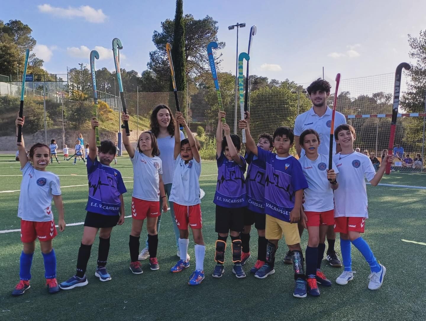 Una trentena de jugadors va participar en la Festa de l'Hoquei del Club Hoquei Valldoreix. FOTO: Cedida