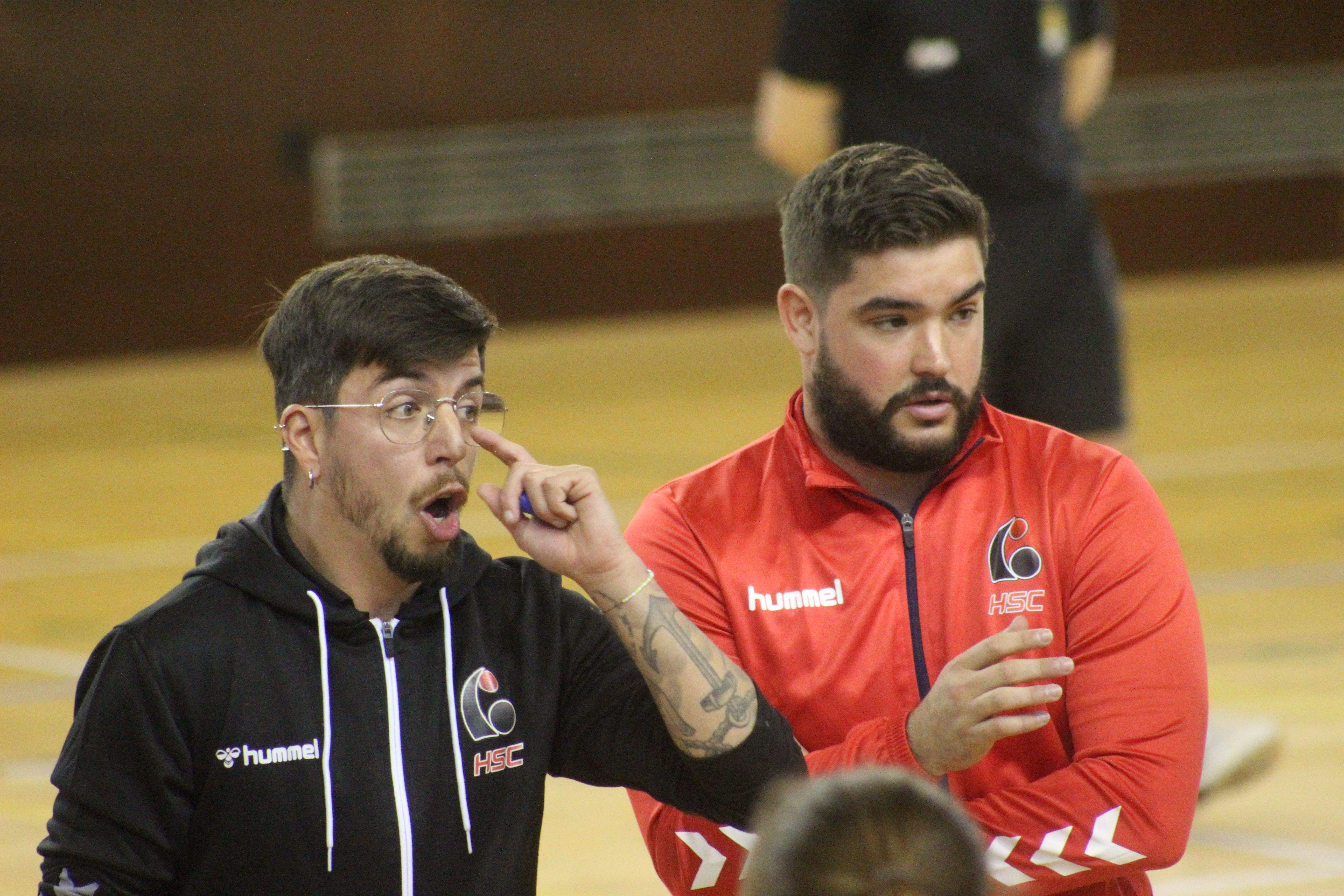 Marc González (esquerra), juntament amb el seu segon entrenador, Àlex Ortega. FOTO: Cedida