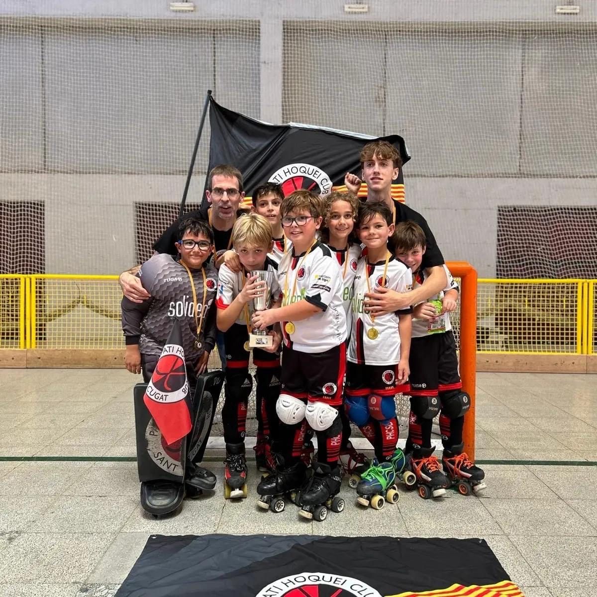 El prebenjamí del Solideo Patí Hoquei Club Sant Cugat revalida el títol del Campionat de Catalunya. FOTO: Cedida
