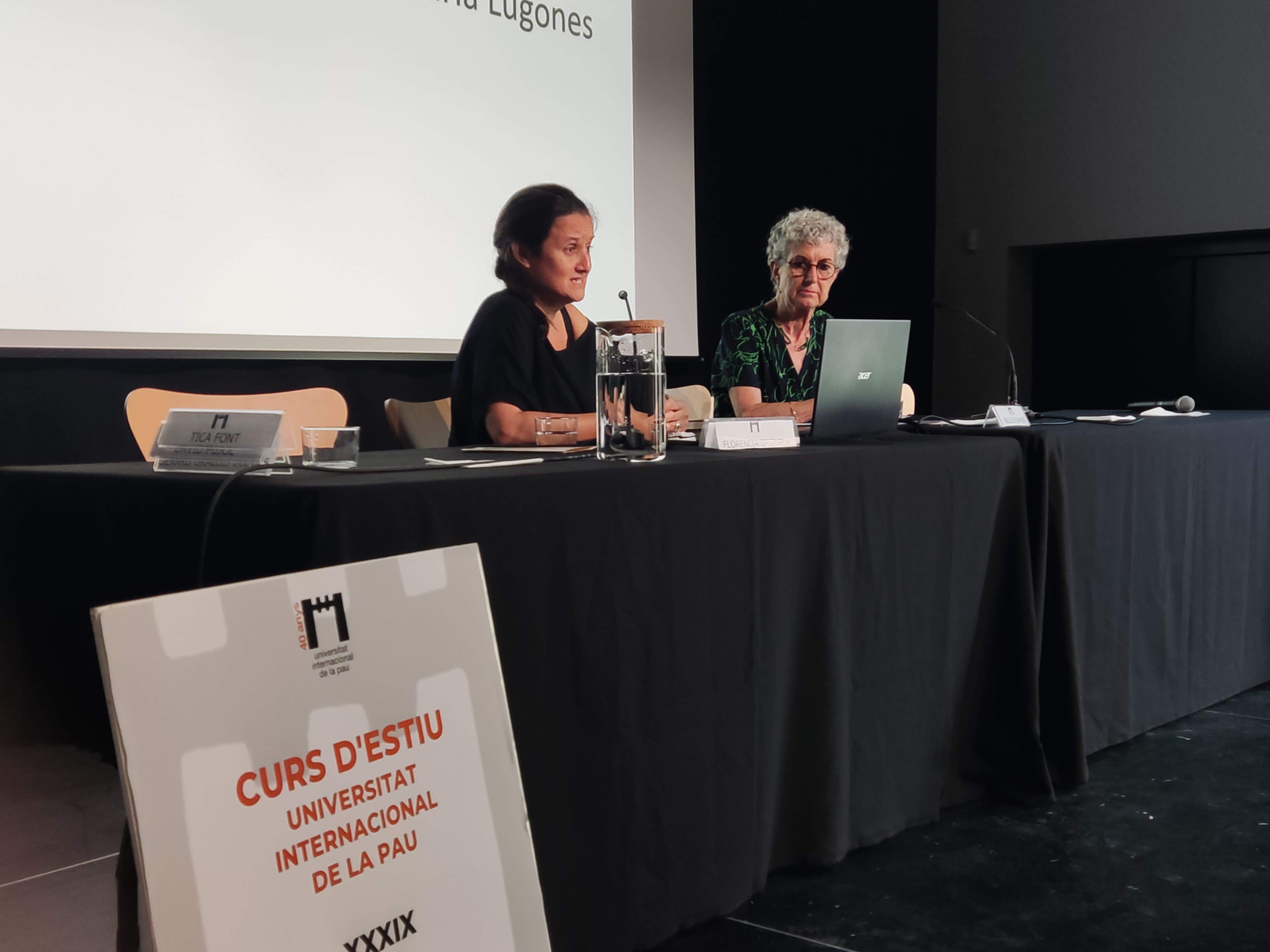 Florencia Brizuela i Neus Sotomayor durant la ponència inaugural FOTO: TOT Sant Cugat 