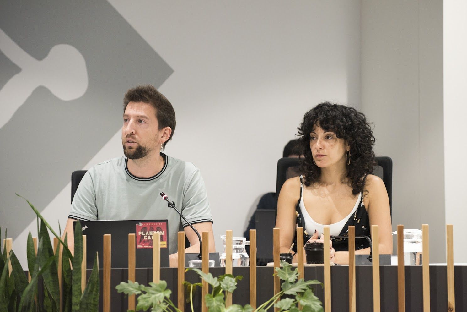Els regidors de la CUP, Marco Simarro i Ariadna Sierra FOTO: Bernat Millet (TOT Sant Cugat)