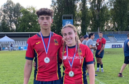 Roger Martínez i Martina Benito, del Club de Rugby Sant Cugat, guanyadors amb Espanya del Campionat d'Europa de rugbi a 7 sub-18. FOTO: Cedida
