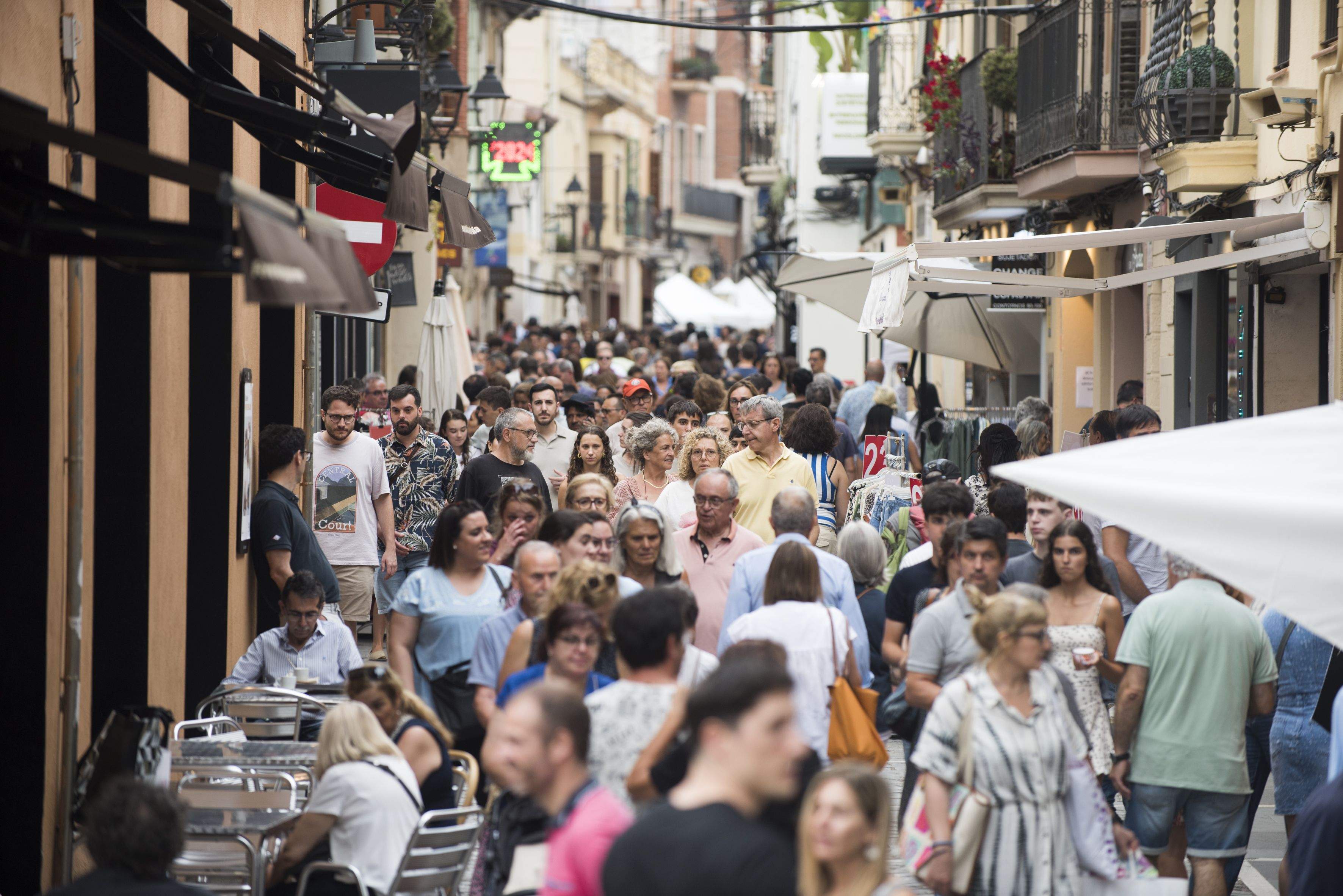 Carrer Santa Maria durant la Botiga al carrer 2024. FOTO: Bernat Millet