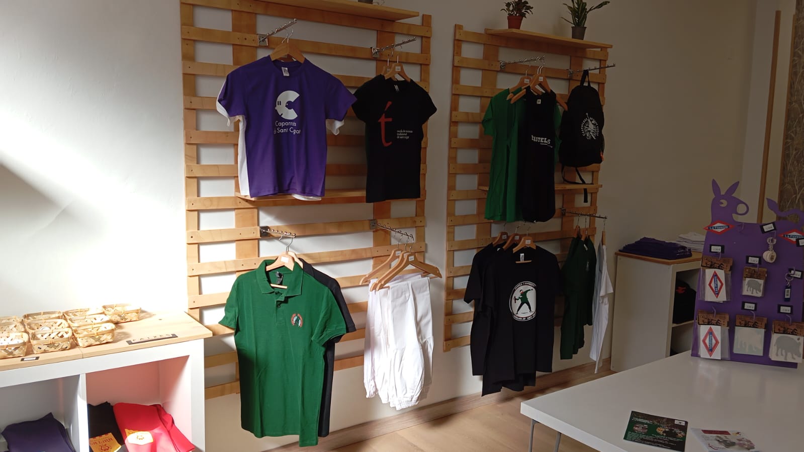 Elements de merxandatge a Enxarxada. FOTO: Cristina Jiménez