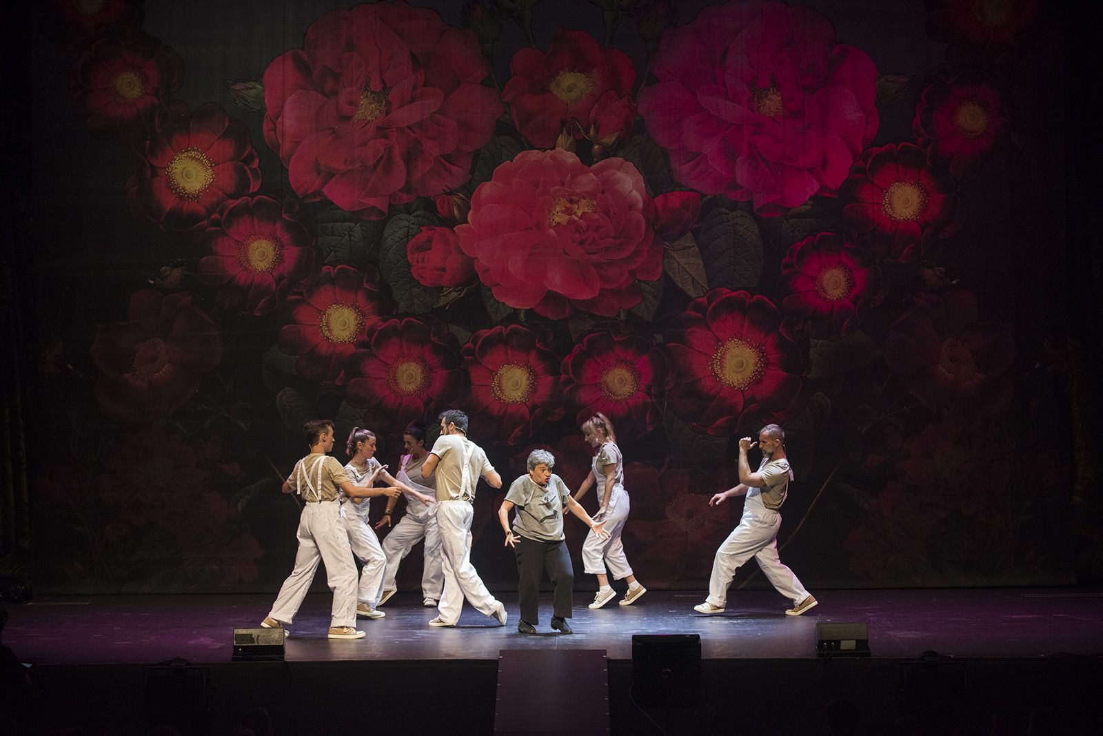 Catalunya aixeca el teló. FOTO: Bernat Millet.