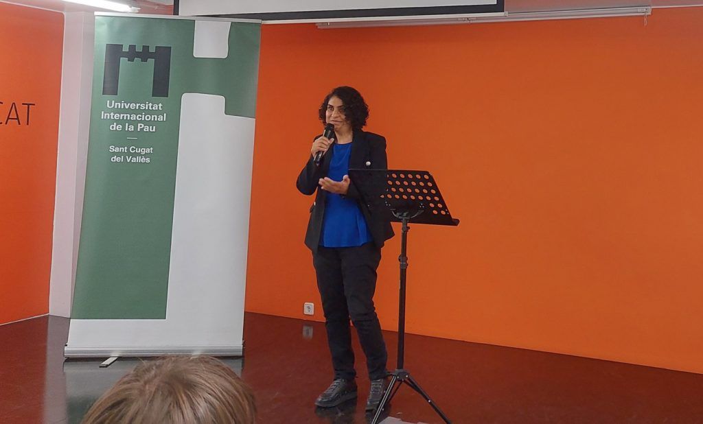 L'escriptora afganesa Nadia Ghulam, guanyadora del Memorial per la Pau de 2023 FOTO: Unipau