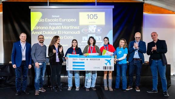 Equip femení de l'Aula Escola Europea (Barcelona), guanyador del HP CodeWars a Sant Cugat. FOTO: Cedida per HP CodeWars