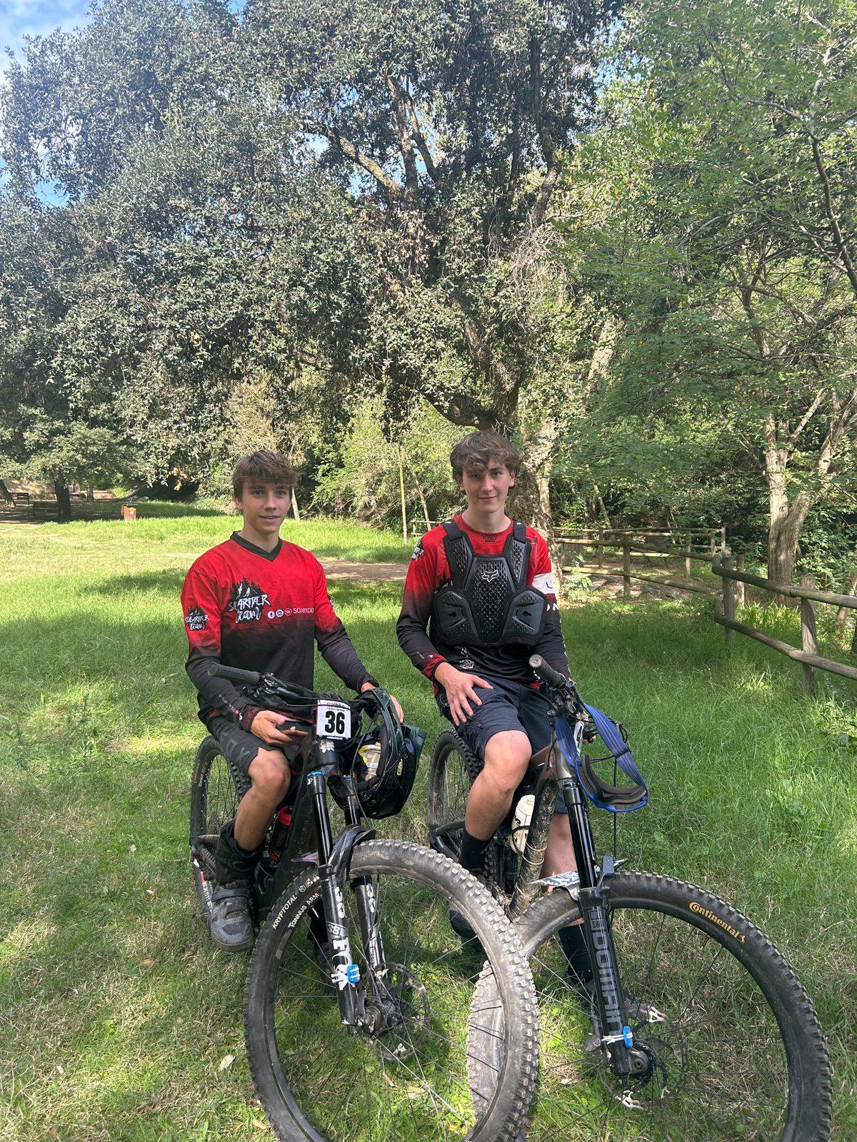 Alejandro López-Cerón (esquerra) i Àlex Alonso (dreta), ja van guanyar el Campionat de Catalunya d'enduro. FOTO: Cedida