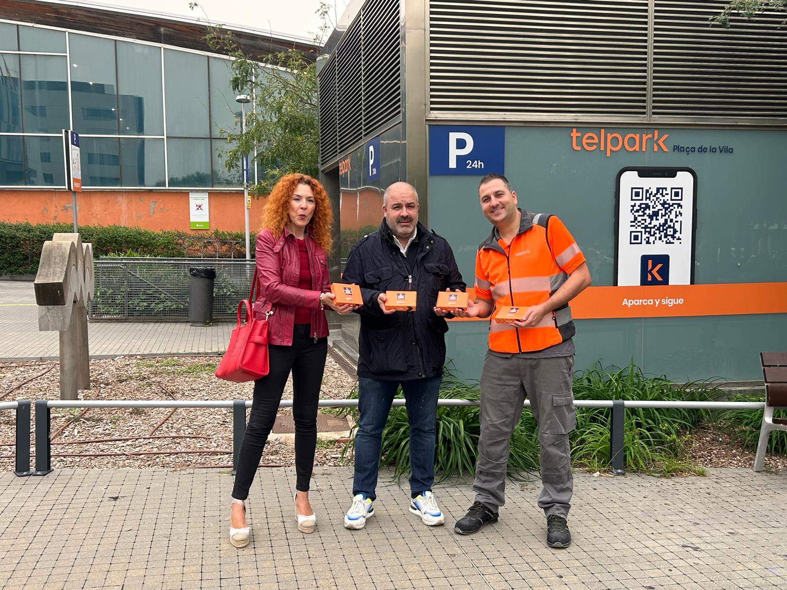 Representants d'Empark i el president del Gremi de Restauració, Roger Mesegué FOTO: Cedida