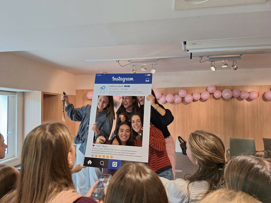 El centre educatiu ha destacat la generositat i l'altruisme que han demostrat totes les adolescents, mares i antigues alumnes. FOTO: Cedida