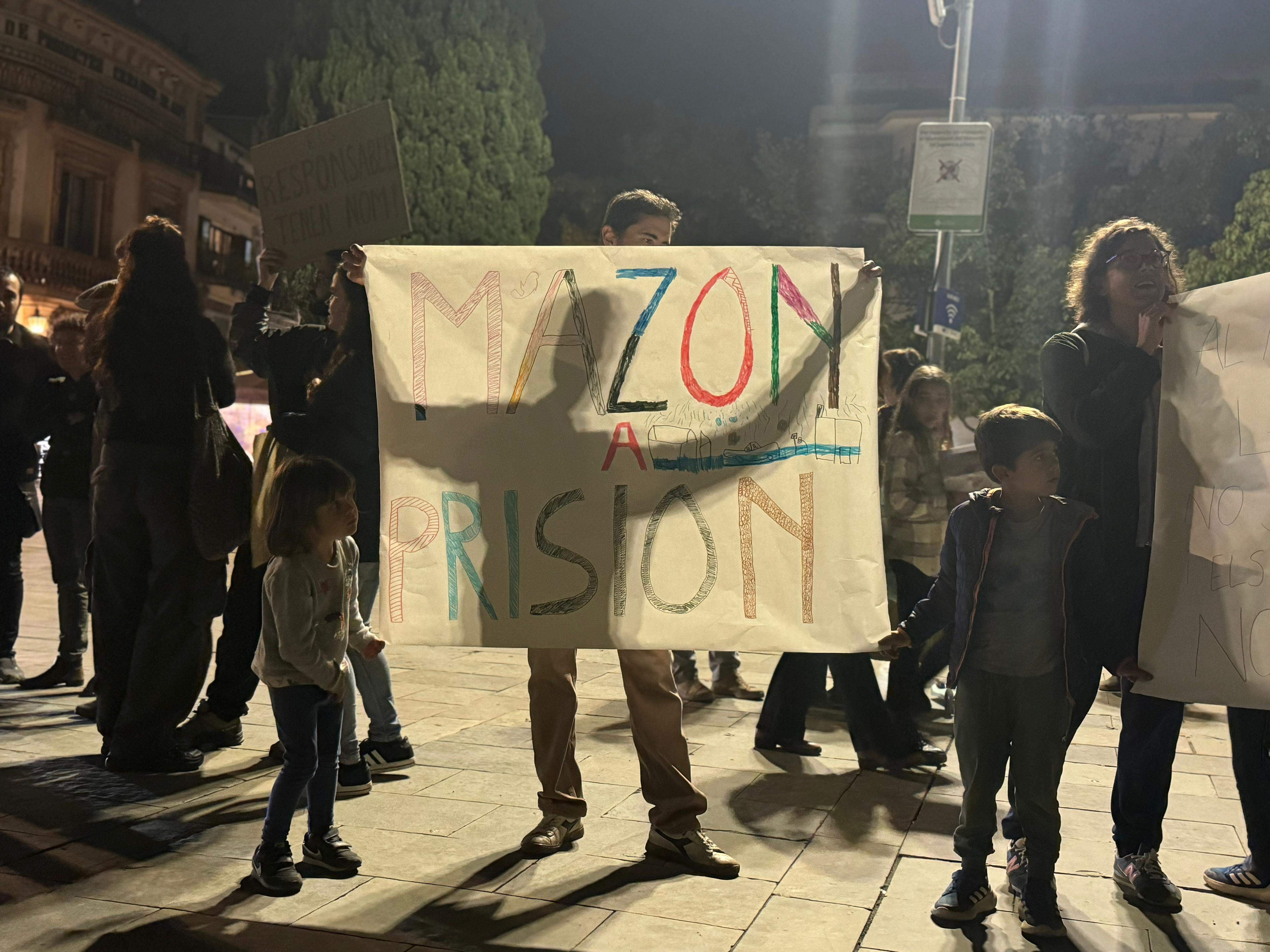 Una de les pancartes a la concentració FOTO: TOT Sant Cugat