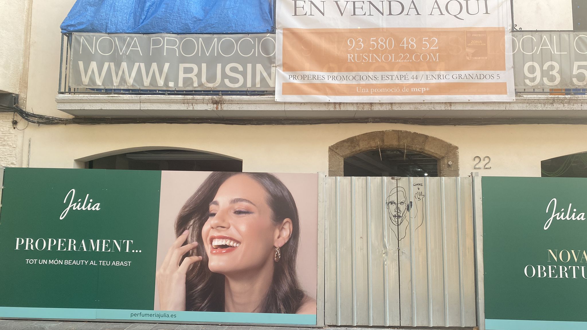 L'anunci de la pròxima obertura de la botiga FOTO: TOT Sant Cugat