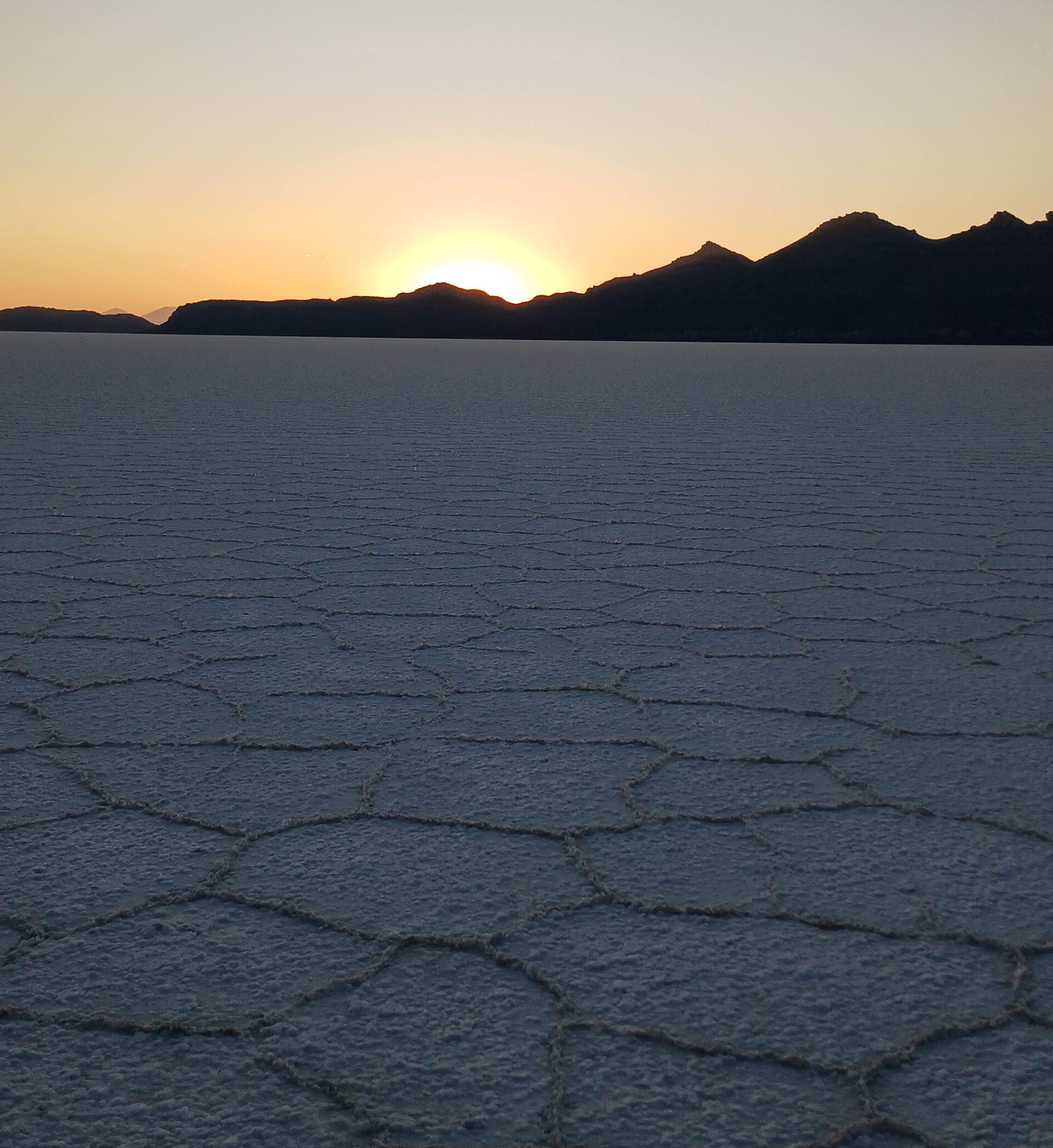 Posta de sol a la sal. · Salar de Uyuni, Bolivia FOTO: Anna Sala Bolado