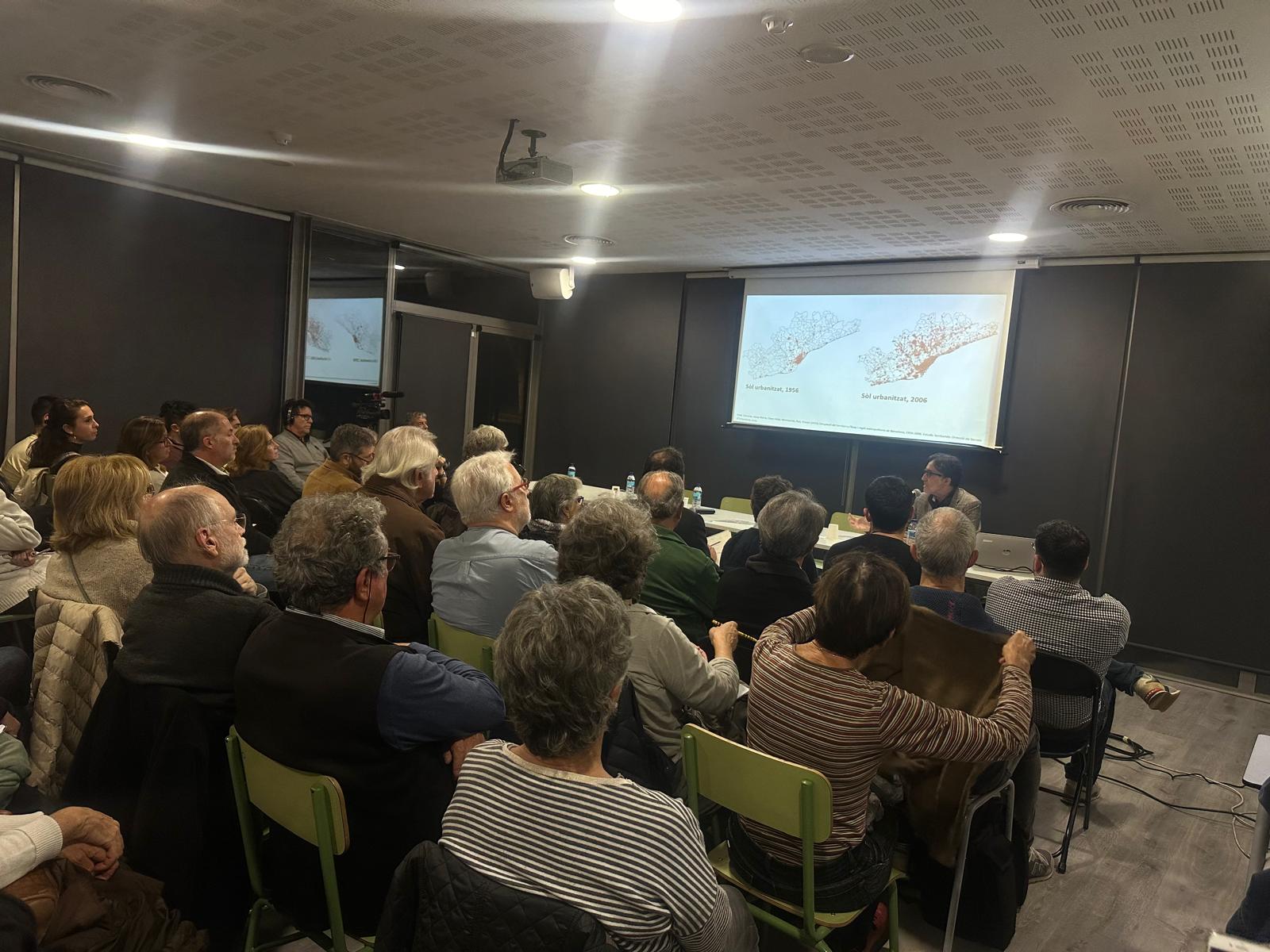 Primera jornada d' "El futur dels barris d’habitatges unifamiliars". FOTO: Lluna Fabregat