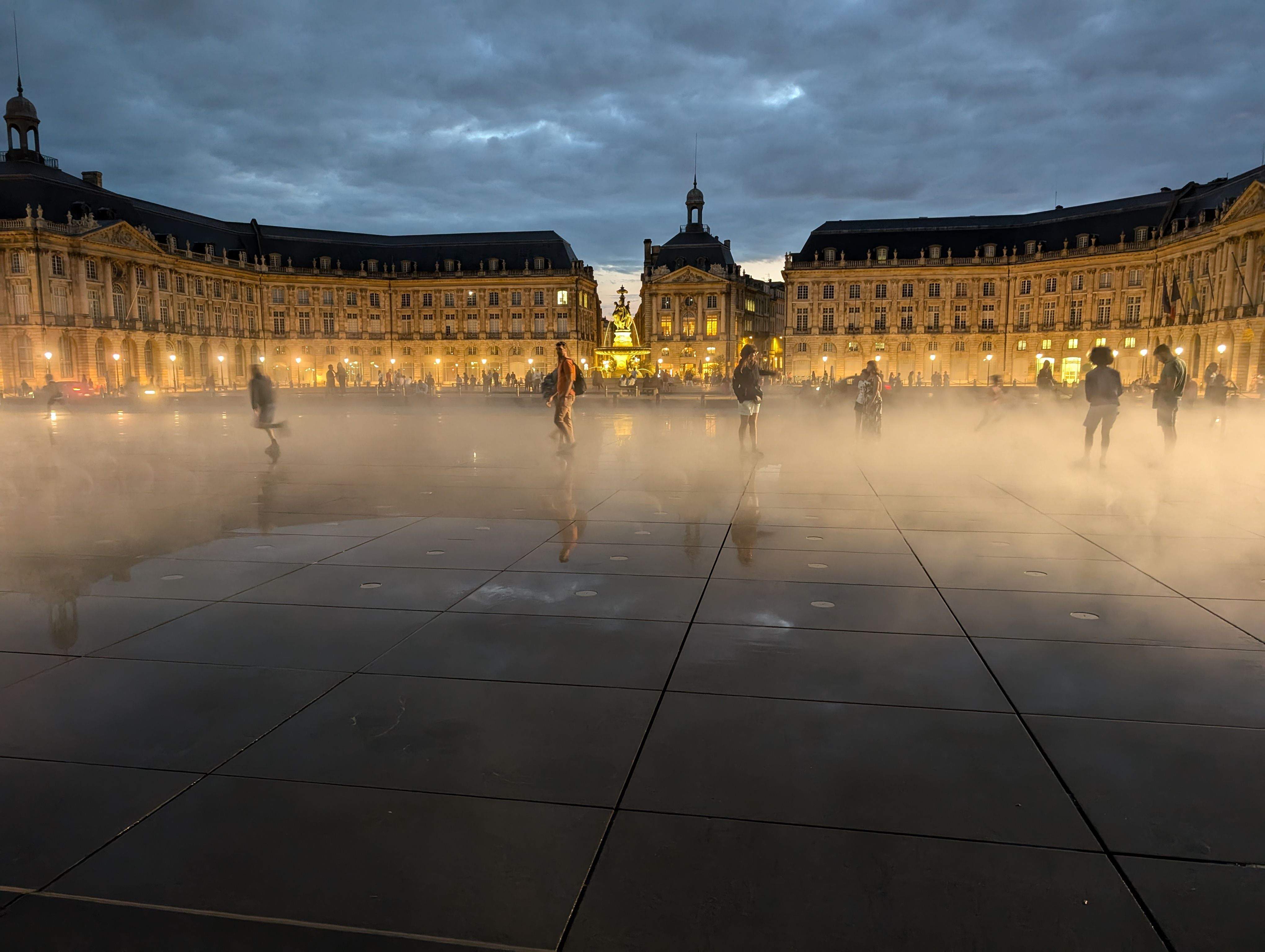 Boira al mirall · Burdeos FOTO: Pep Molist