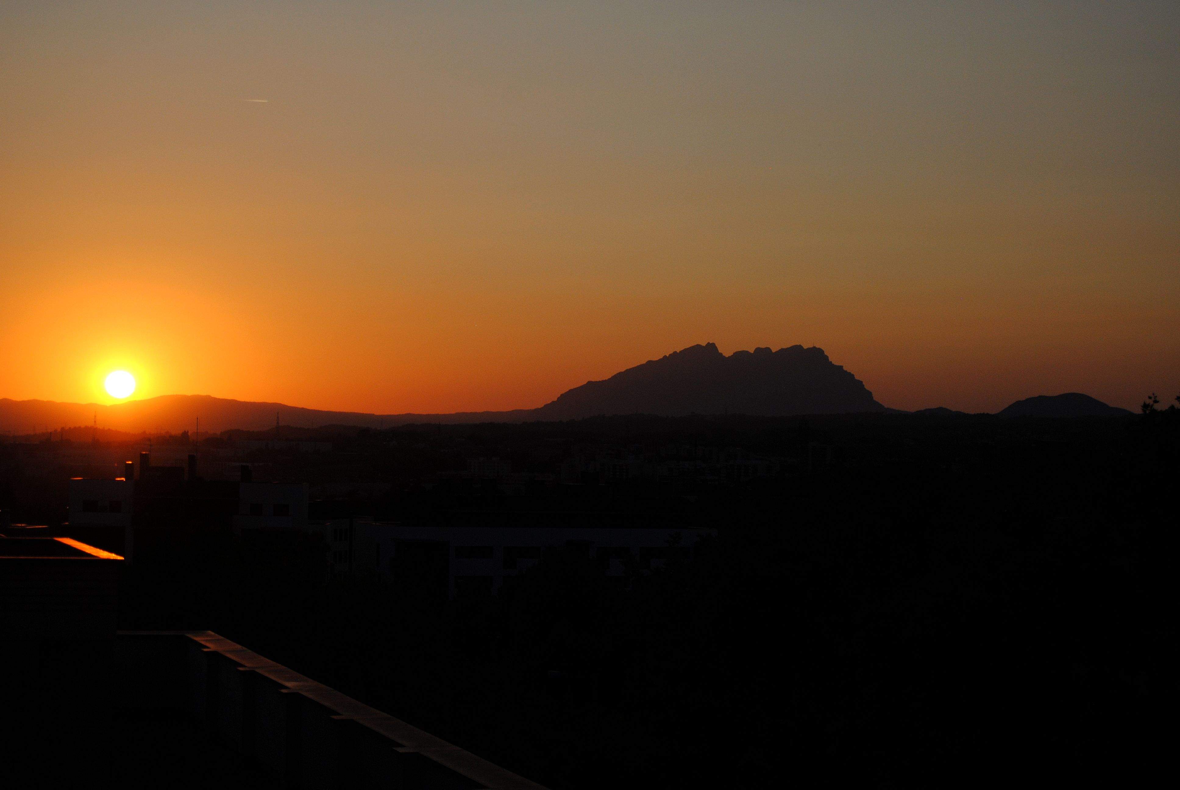Un dia d´estiu al terrat · Mirasol (Can matas), terrat de casa FOTO: Maria Ferrera Cairó