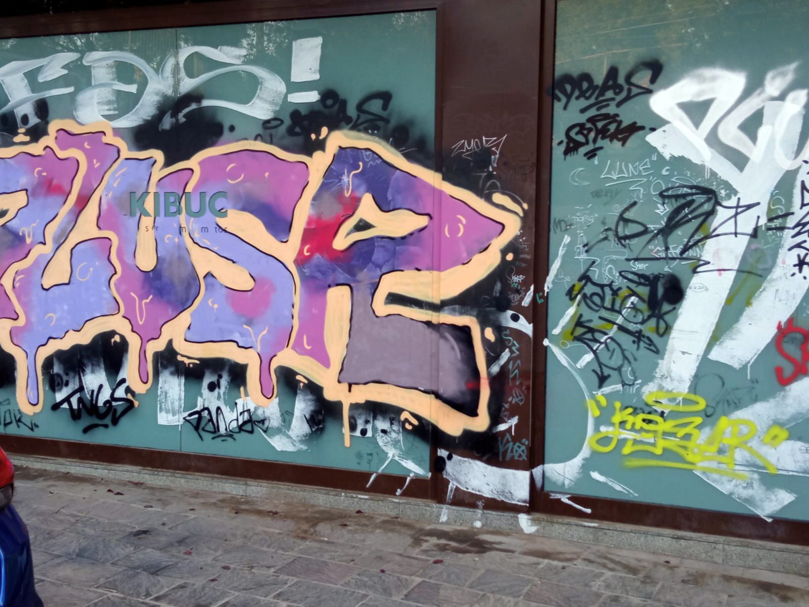 Estat de la plaça de Lluís Puig i Tuneu. FOTO: Joan Santó Cots