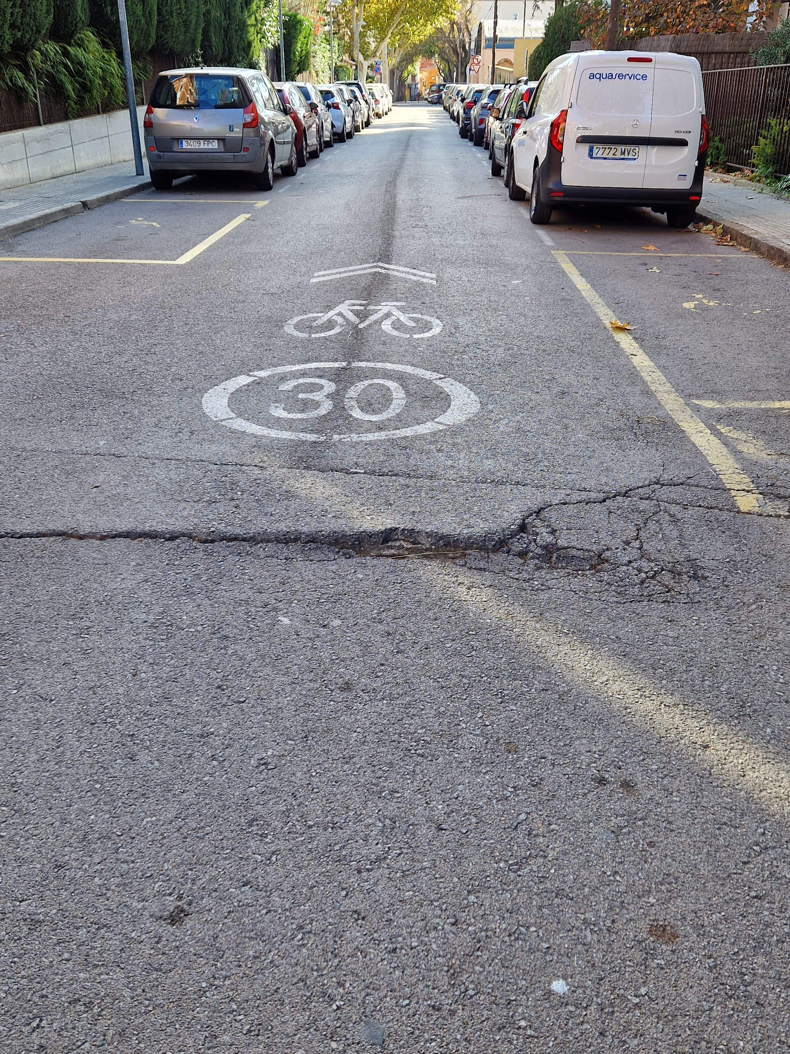 Perill al Passeig de la Creu. FOTO: Antonio Rios