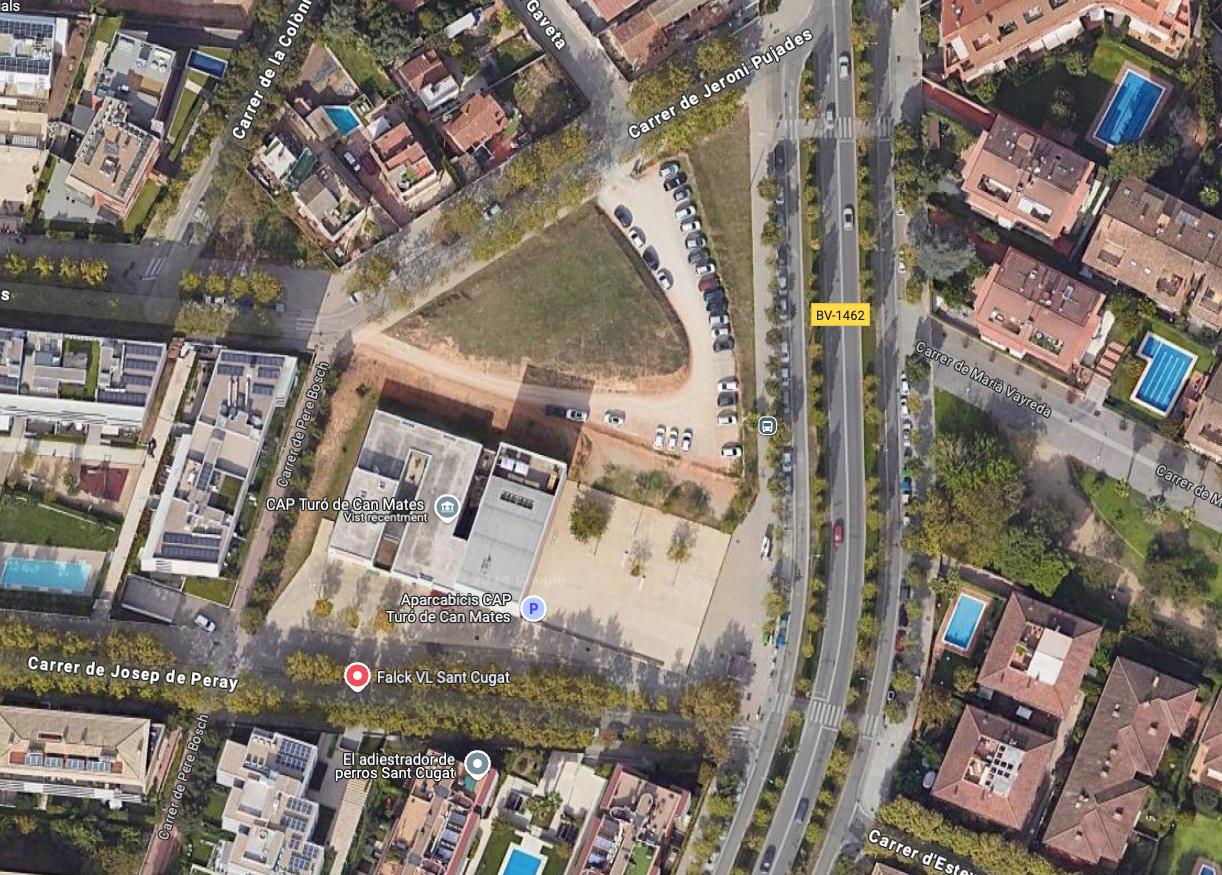 Parcel·la disponible a sobre del CAP de Can Mates FOTO: Google Maps