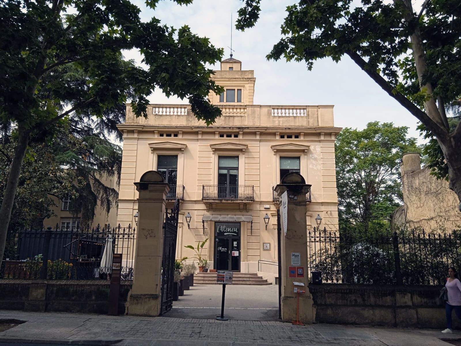 L'Ateneu Santcugatenc ésun dels espais que ofereix cursos en català. FOTO: Cedida