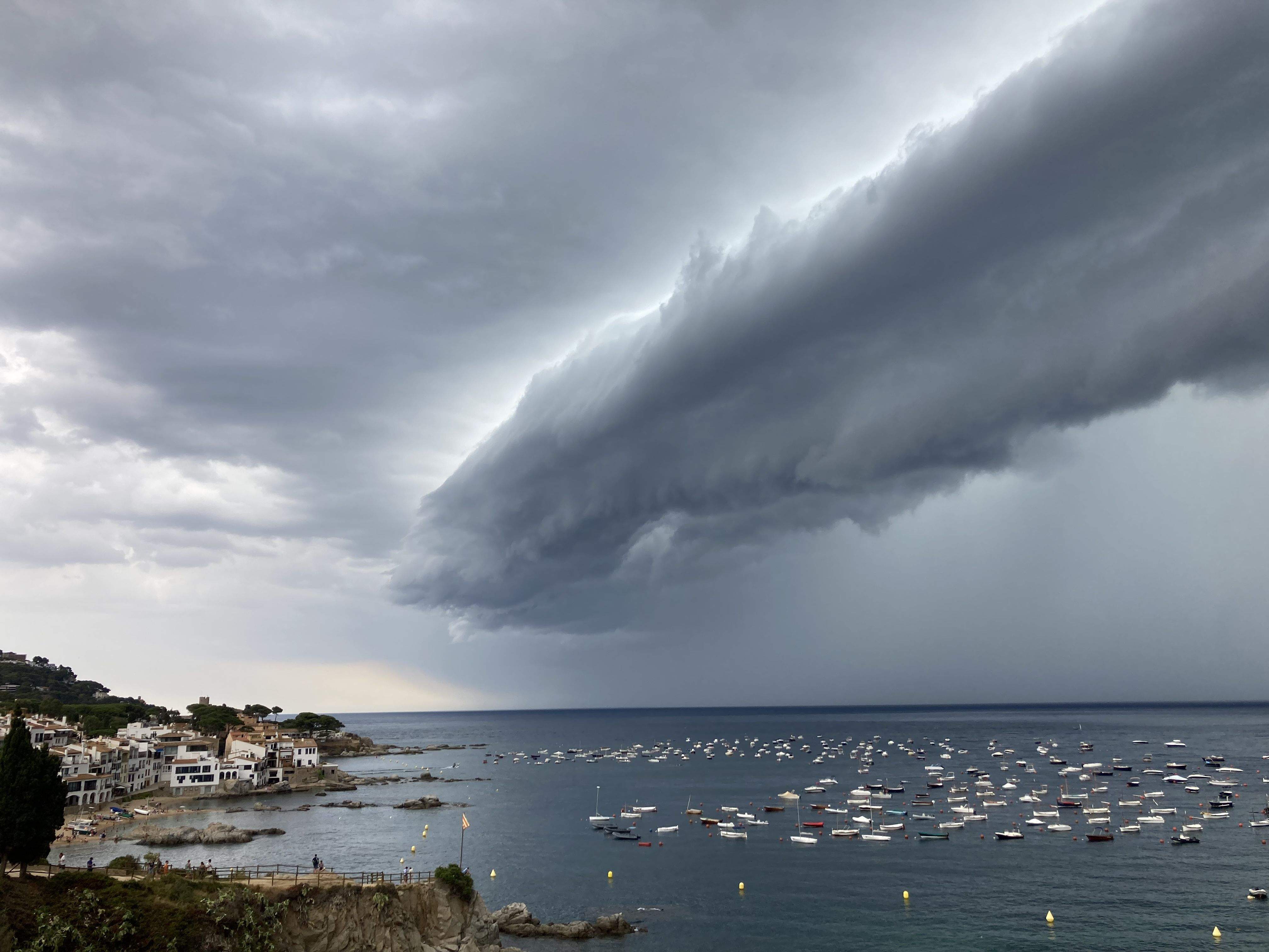 Un drac tempestuós · Calella de Palafrugell FOTO: Toni Almeda Ortega