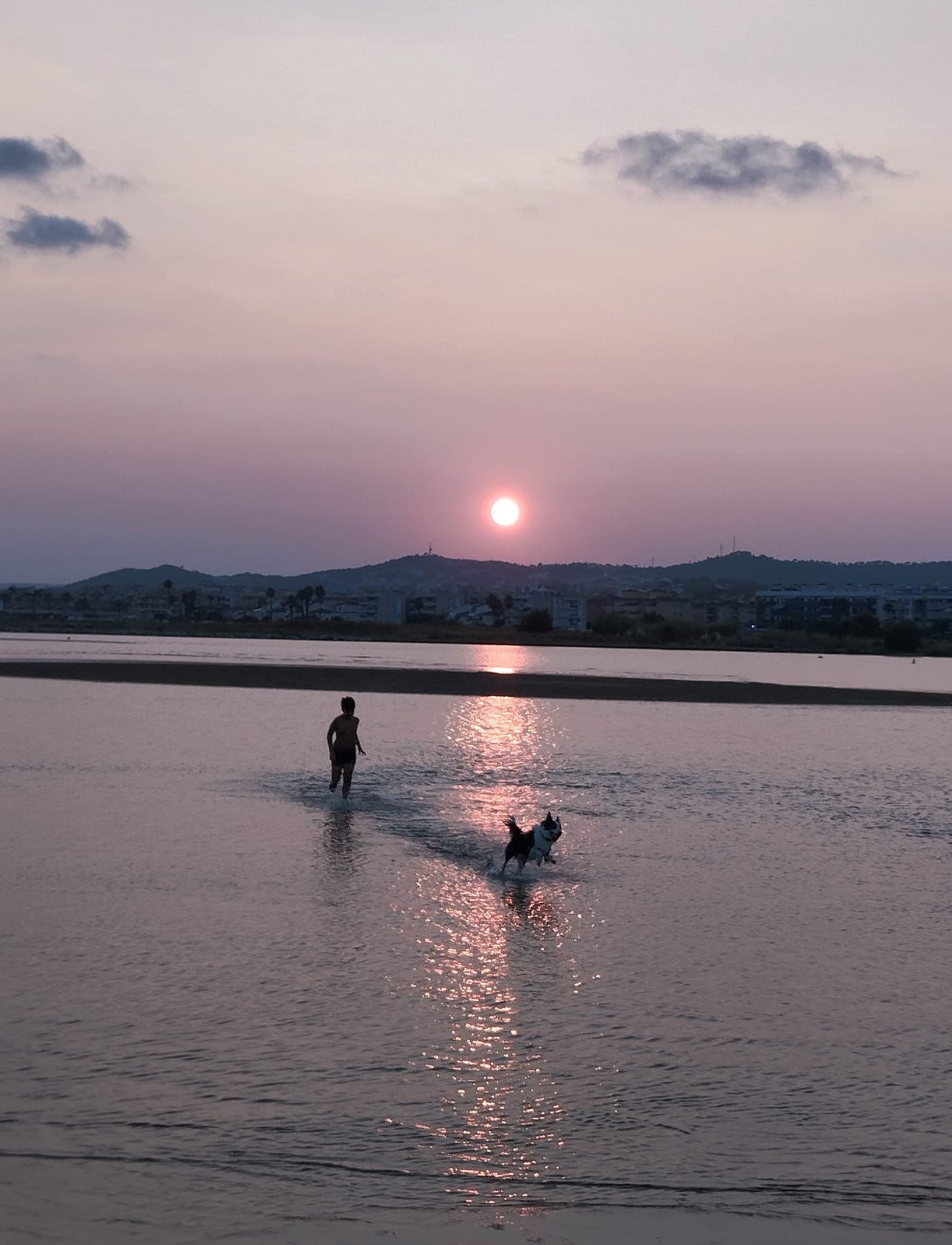 Amb tu fins al final del dia · Cubelles FOTO: Mario Carpio Giménez 