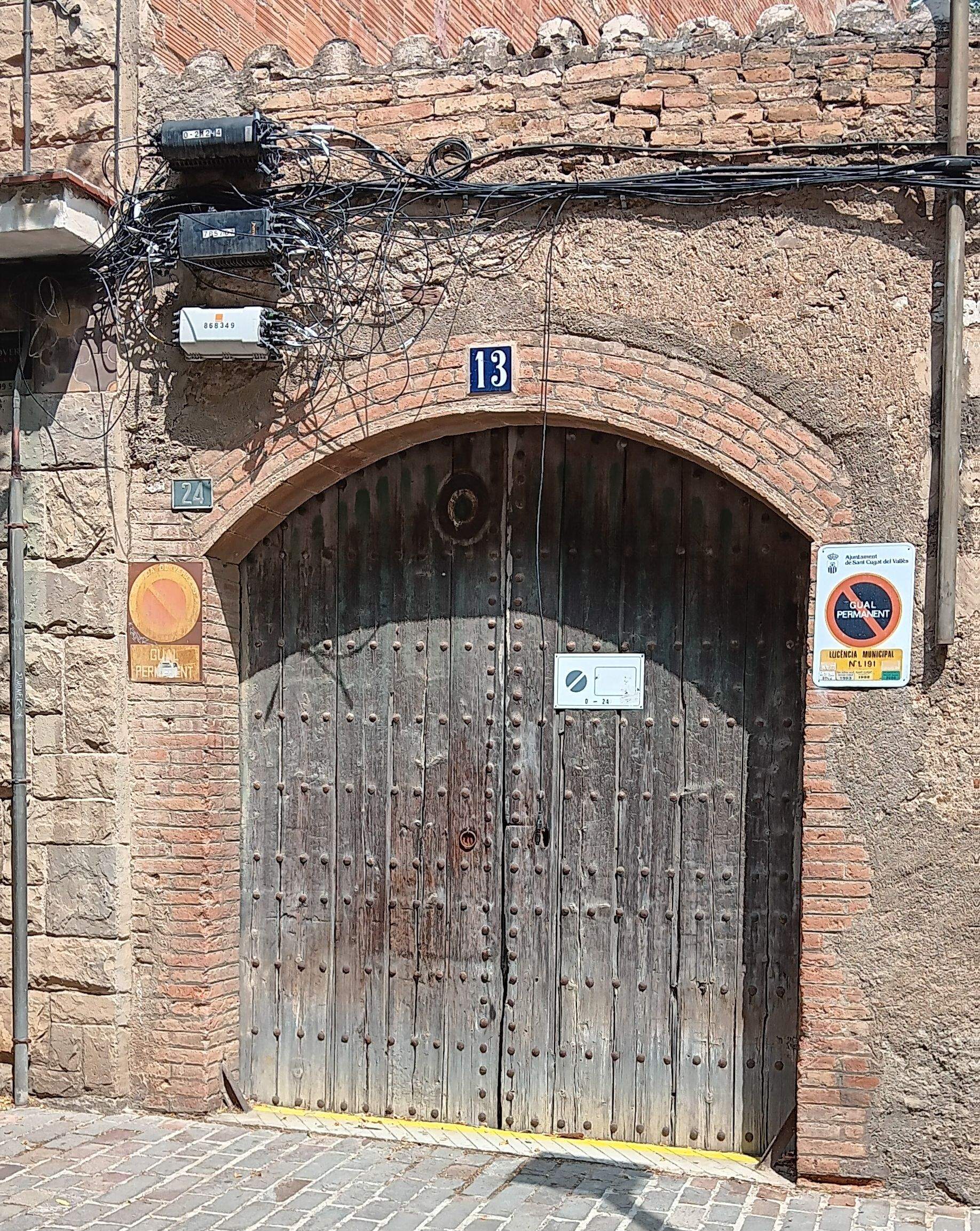 Porta d'eixida al centre del poble · Sant Cugat del Vallès FOTO: Isabel Solé i Belman