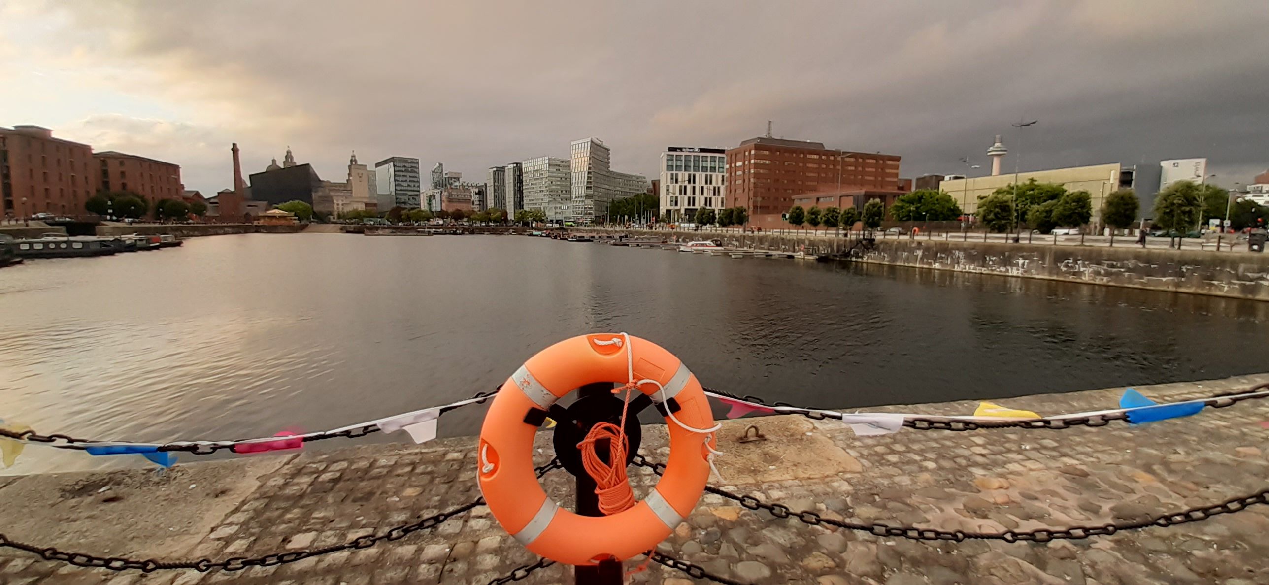 Vespre d'estiu a l'Albert Dock · Liverpool FOTO: Albert Ruiz Abella