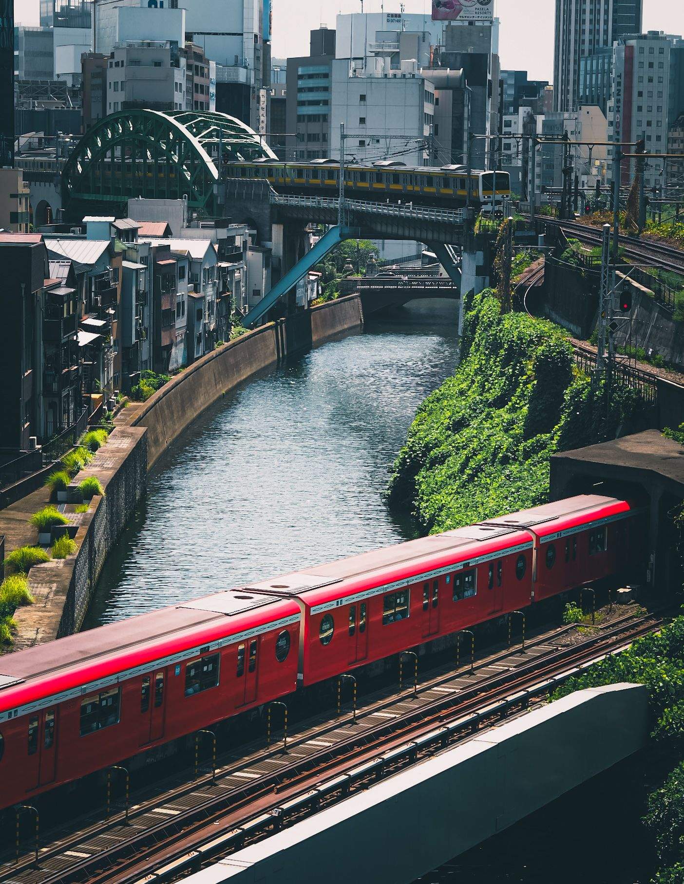 Quan dos camins es creuen · Tokio, Japó FOTO: Carlos Martínez Verdú 