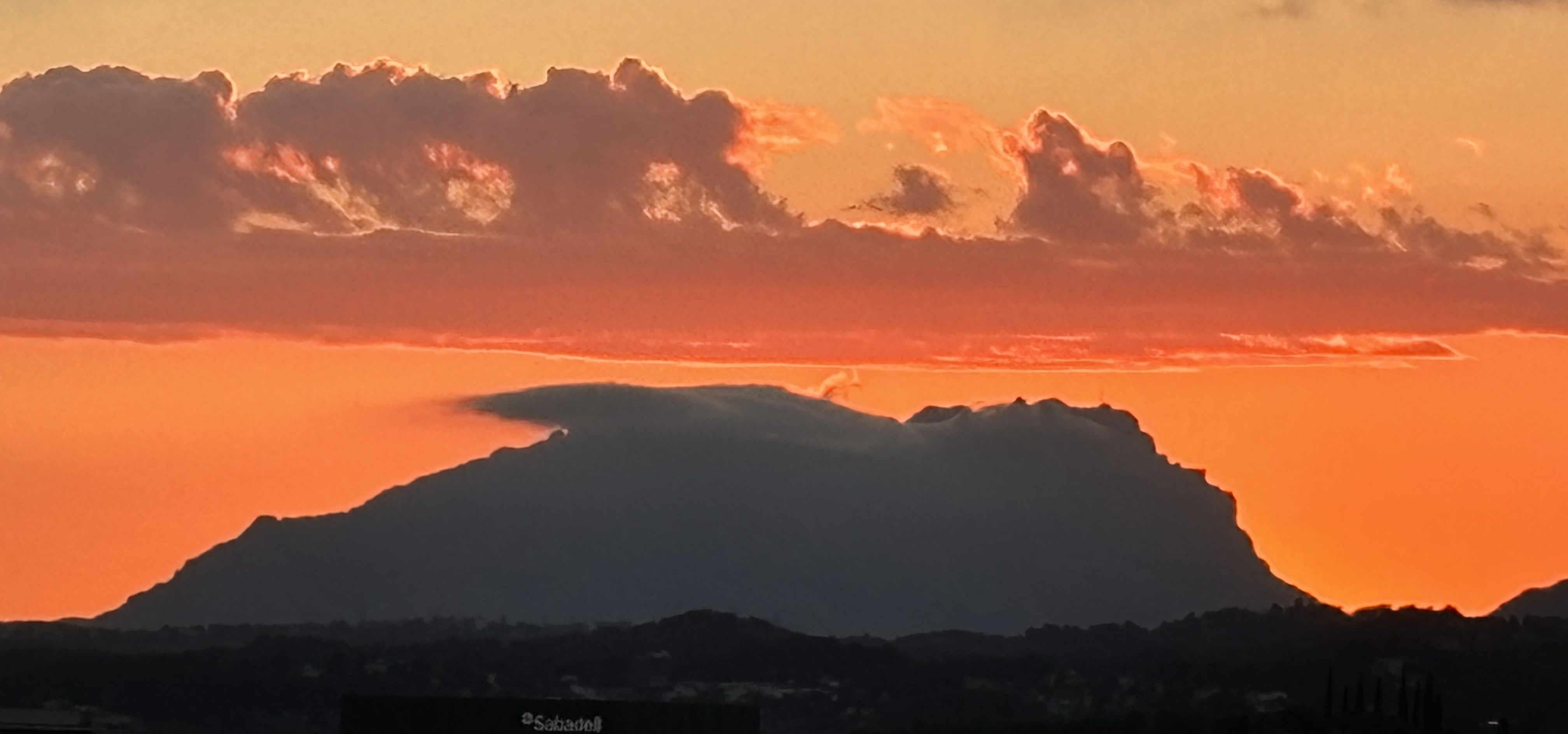 Atardecer en Montserrat · Montserrat, Barcelona FOTO: Tomas Sanchez Cordova