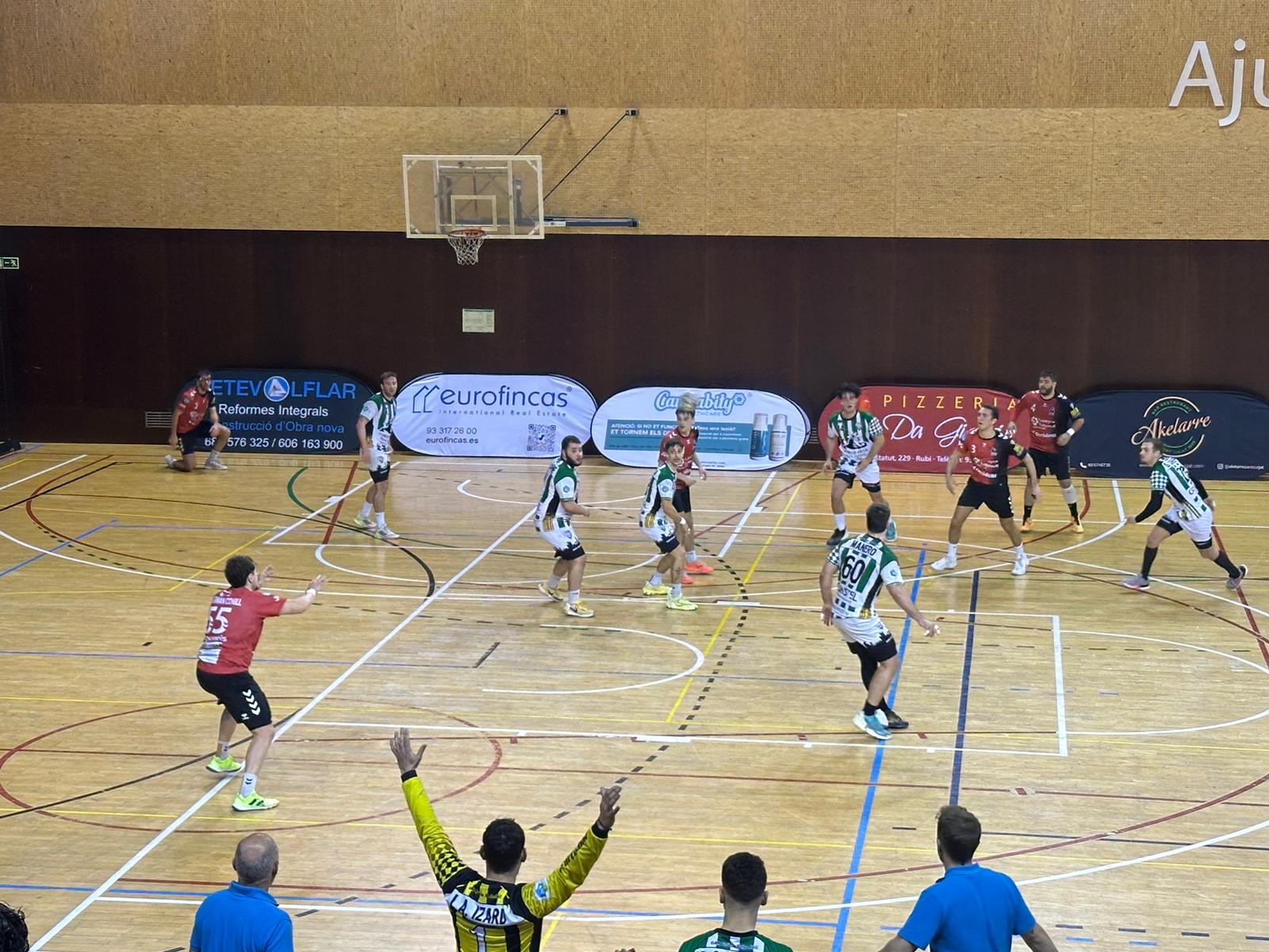 Partit de l'Handbol Sant Cugat contra el Sabadell. FOTO: Lluna Fabregat