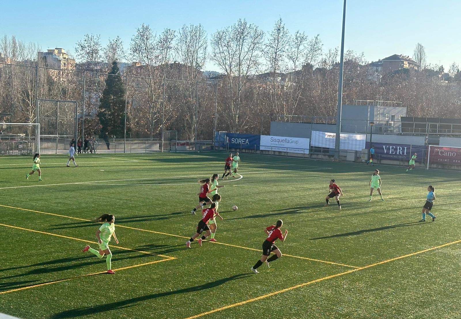 Partit del Sant Cugat Futbol Club femení contra el Barça C. FOTO: Lluna Fabregat