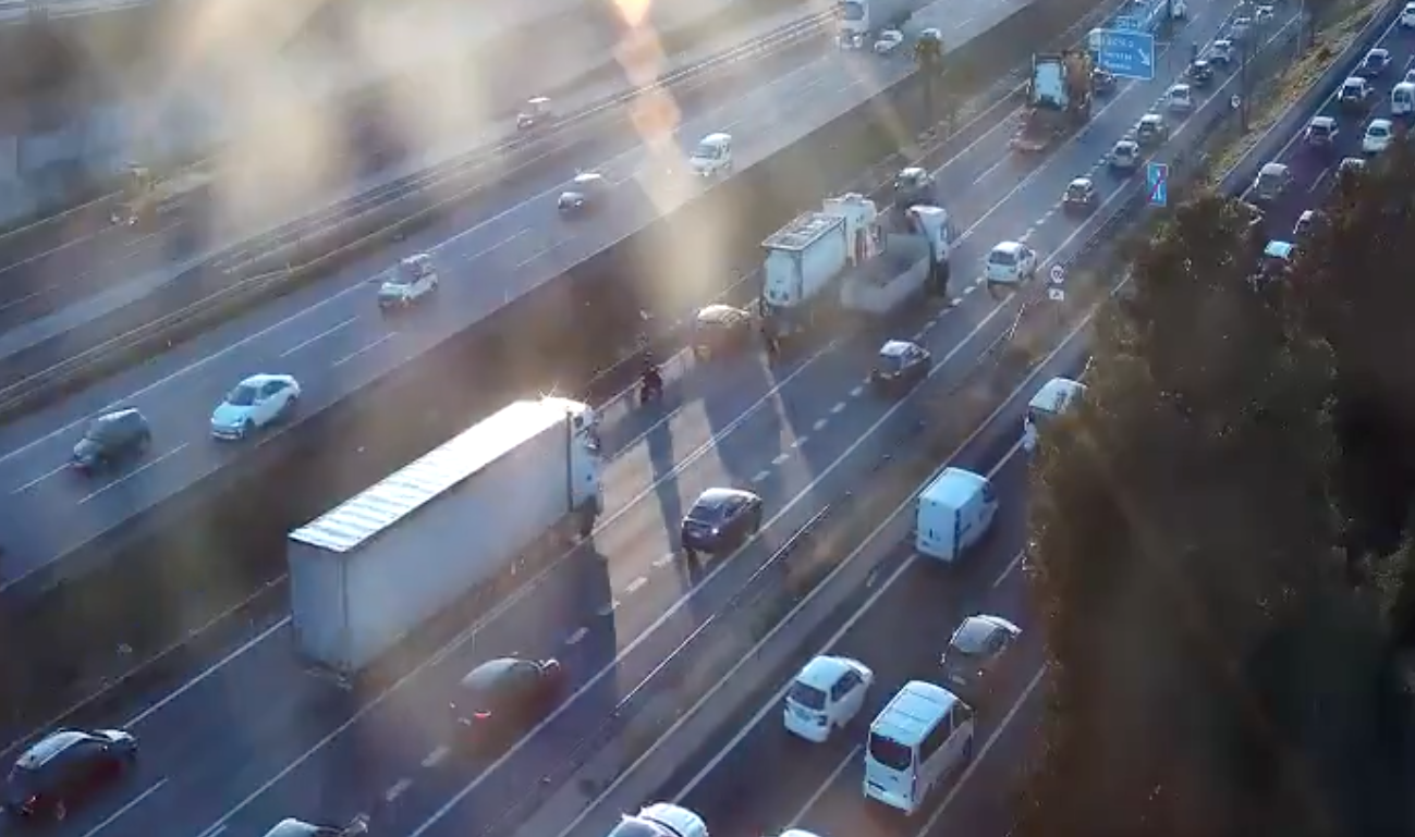 L'accident ha estat a la B-30 entre Sant Cugat i Cerdanyola del Vallès. FOTO: Trànsit