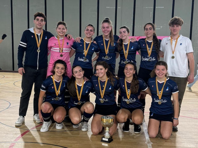 Victòria del Junior FC juvenil femení en el Campionat de Catalunya d'hoquei sala. FOTO: Cedida