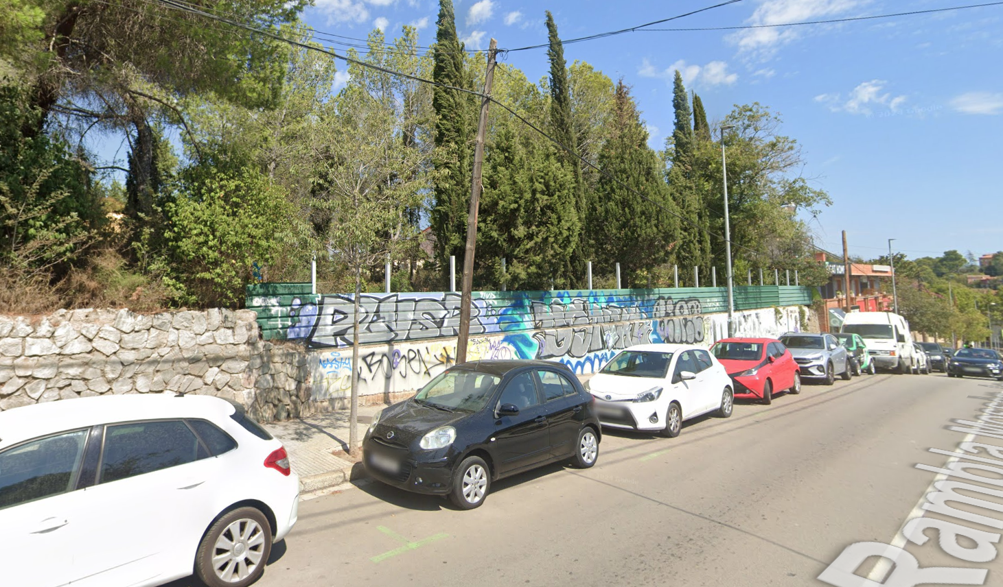 La finca es troba entre el carrer de l'Església i Jacint Verdaguer FOTO: Google Maps