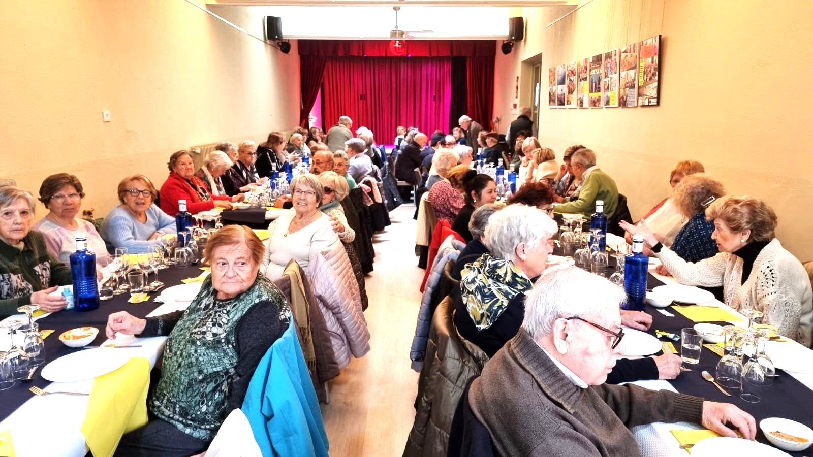 Berenar de dijous gras. FOTO: Llar d'Avis de Sant Cugat