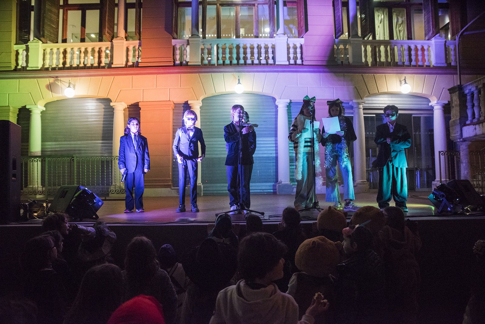 Lectura del pregó del carnaval de la Floresta. FOTO: Bernat Millet.
