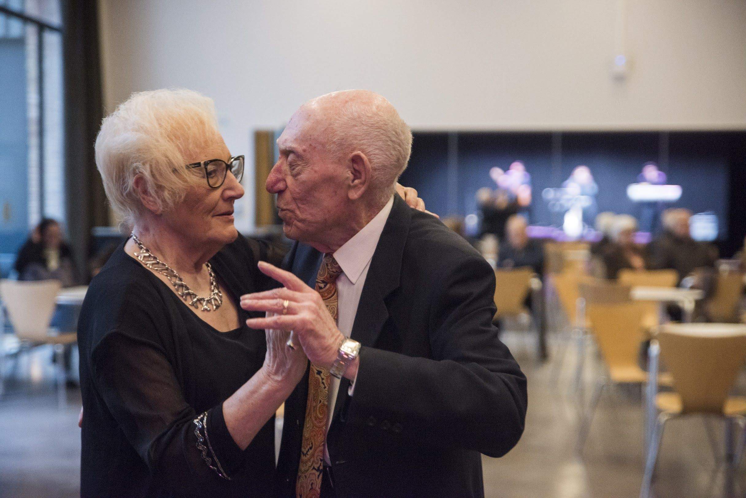 Ball de Màscares de la Gent Gran a La Unió Santcugatenca. FOTO: Bernat Millet
