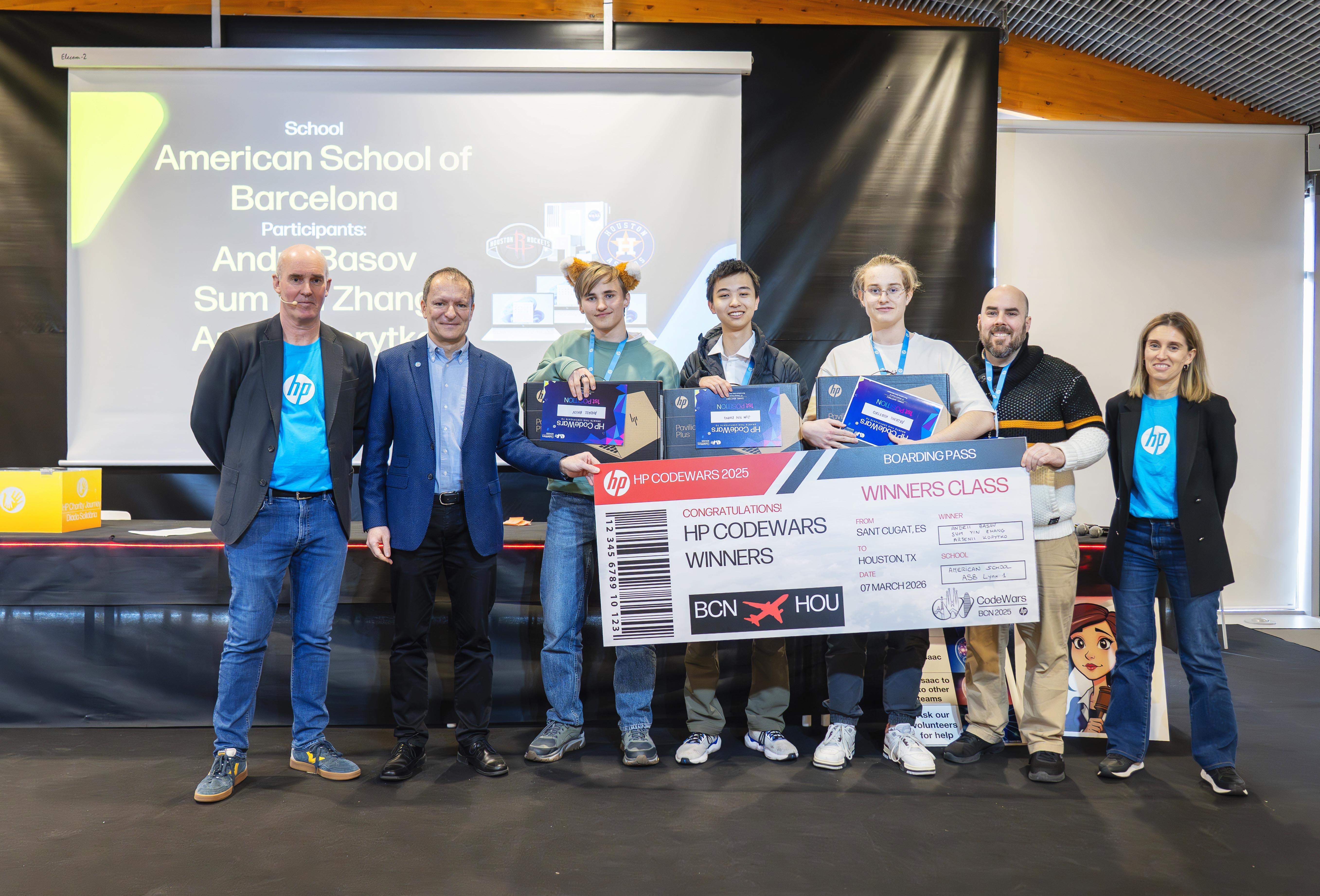 L'American School de Barcelona guanya la 10a competició de programació HP CodeWars celebrada a Sant Cugat. FOTO: Cedida
