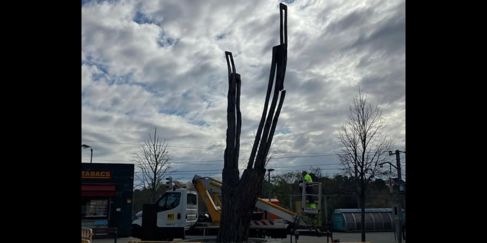 Escultura 'Diàleg monumental'. FOTO: EMD Valldoreix