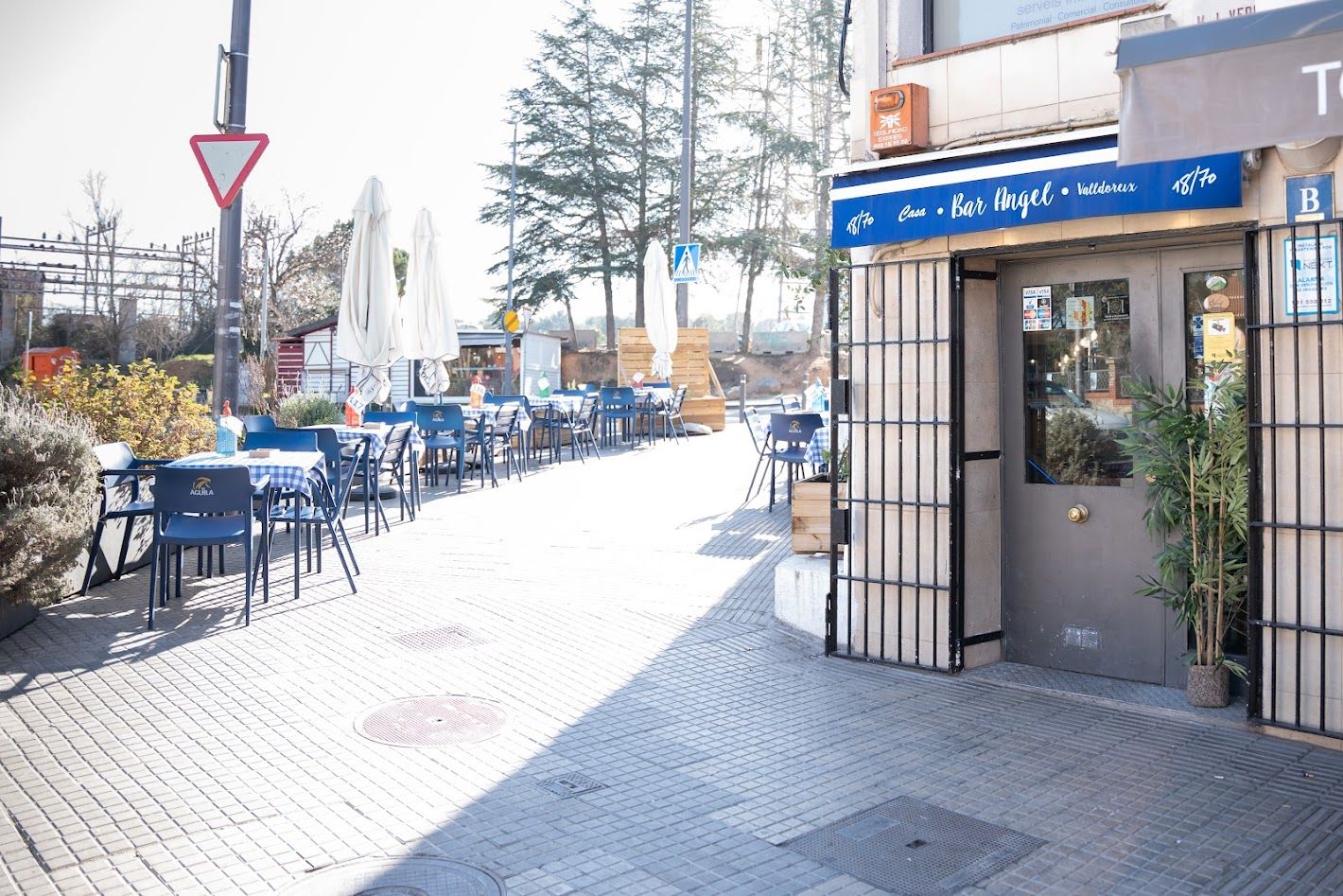 Terrassa de Casa Bar Àngel. FOTO: Cedida